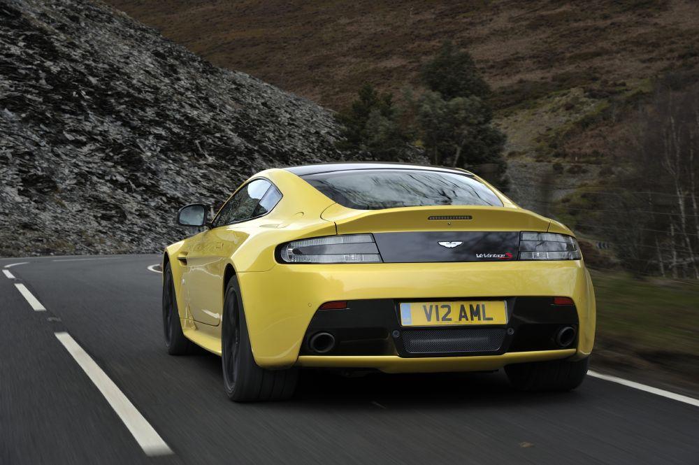 New-2017-Aston-Martin-V12-Vantage-S