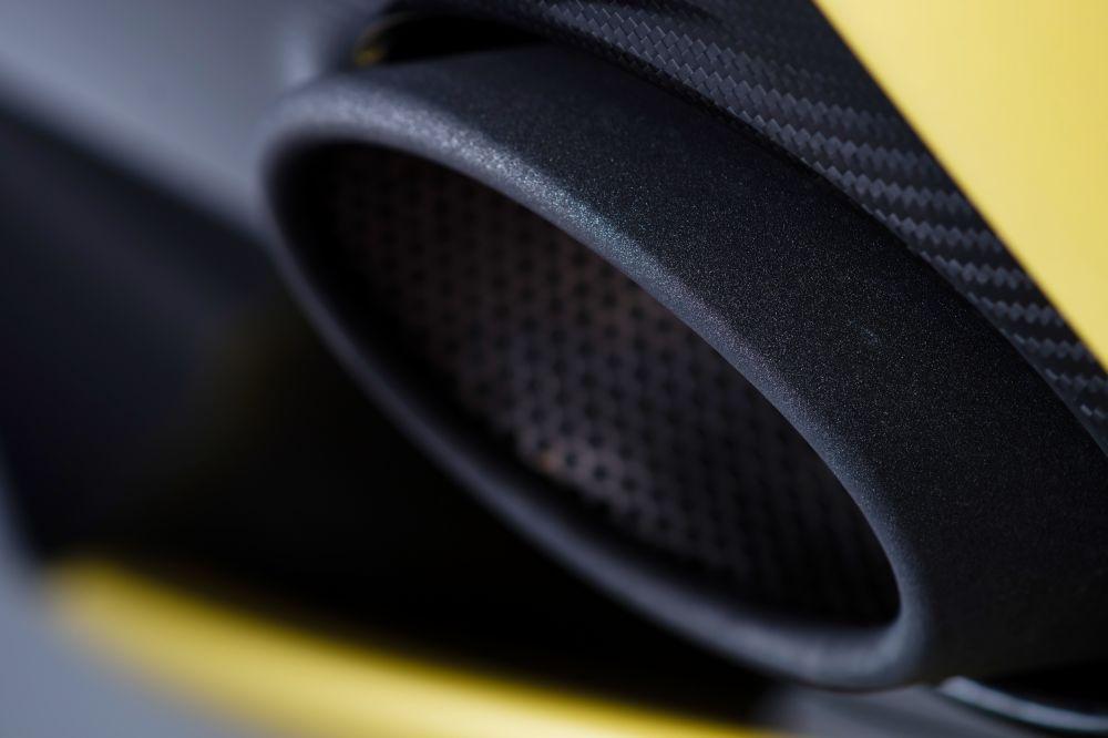 New-2017-Aston-Martin-V12-Vantage-S