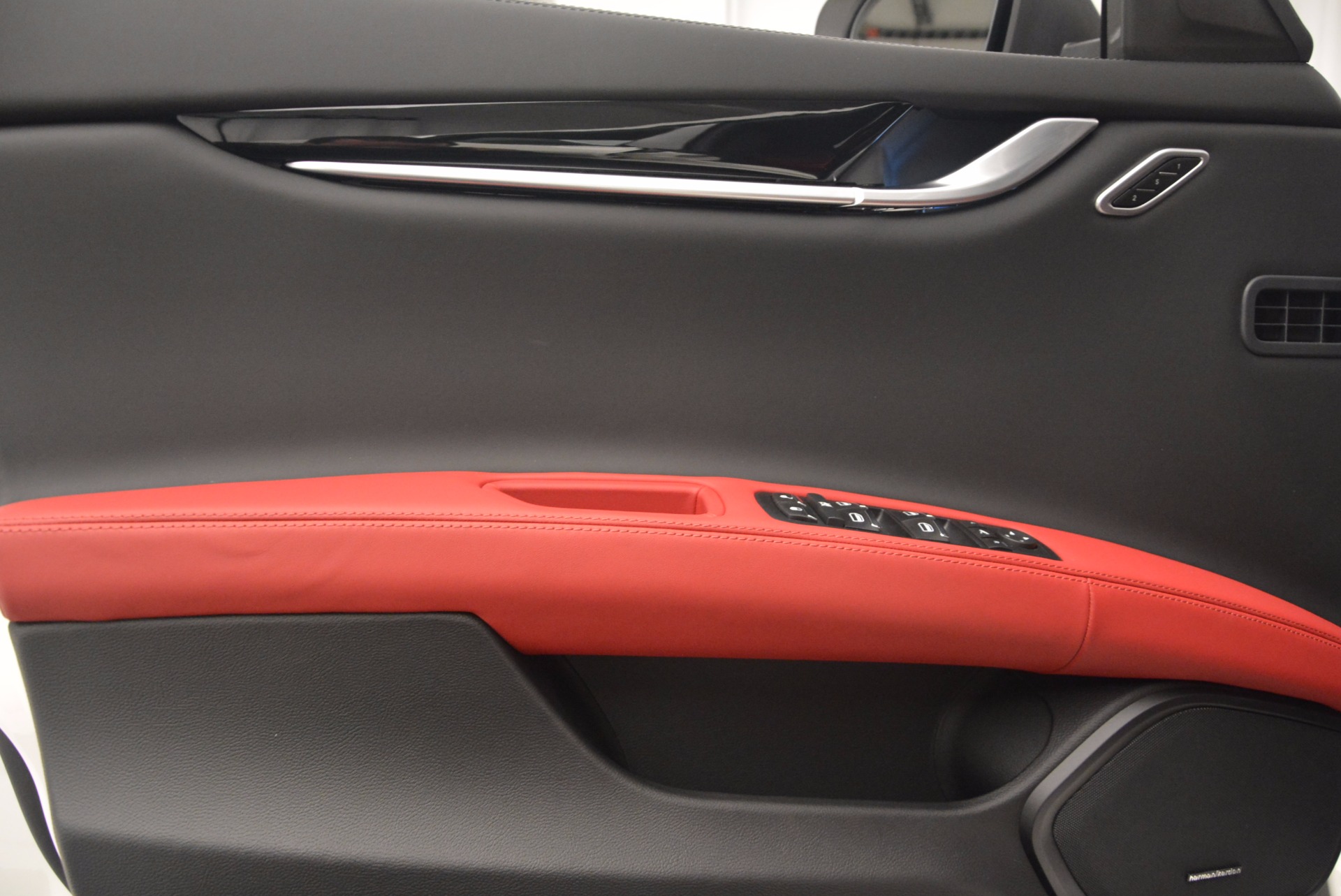 New-2017-Maserati-Ghibli-S-Q4