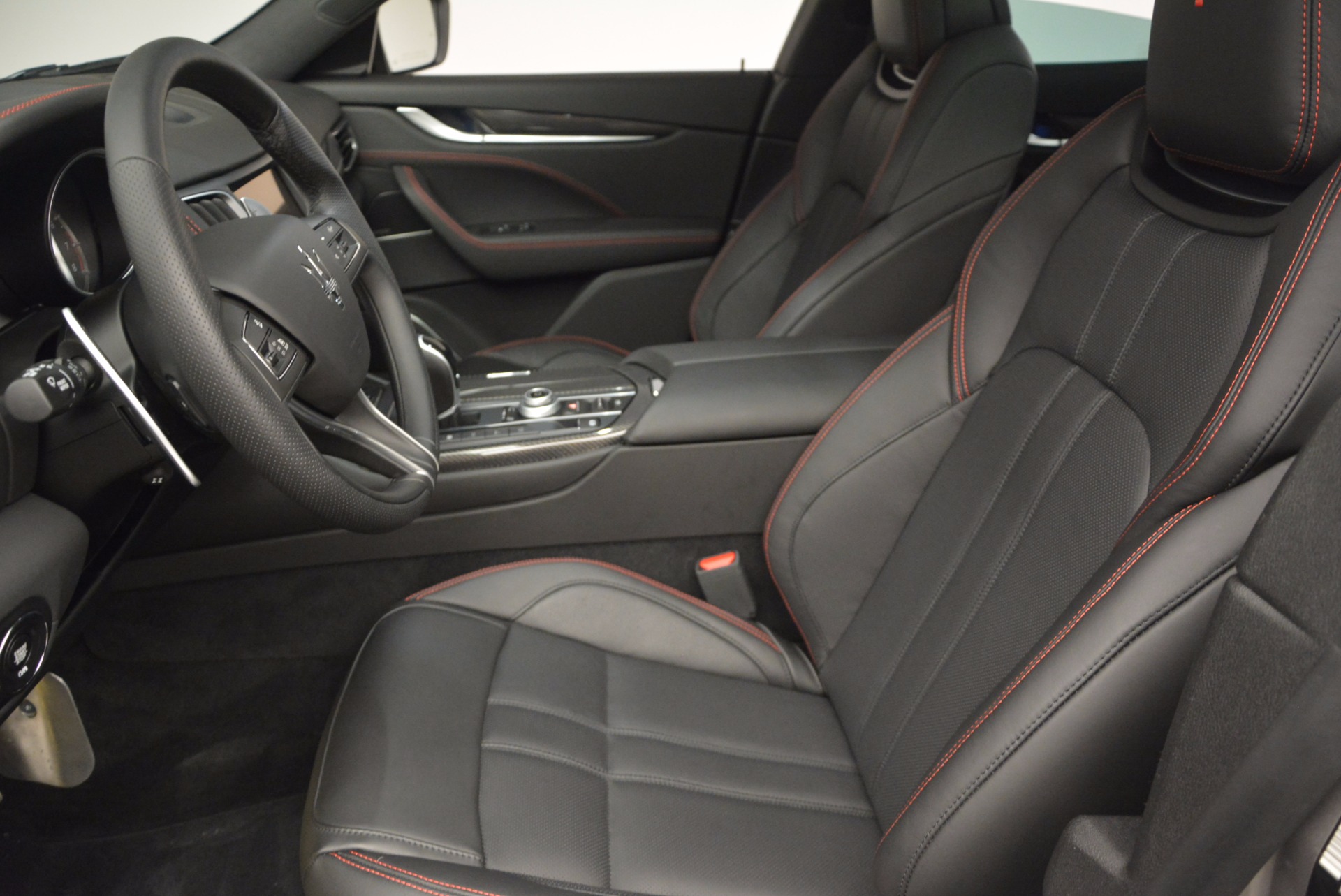 New-2017-Maserati-Levante-S-Q4