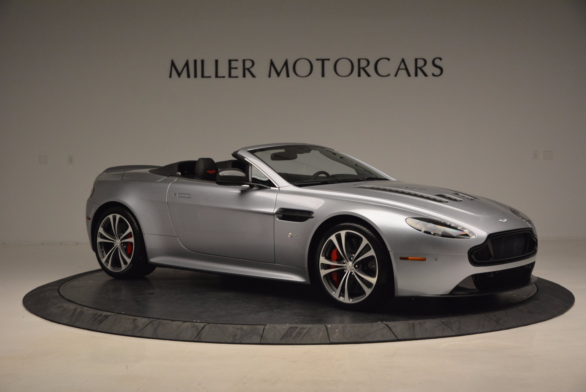 Used-2015-Aston-Martin-V12-Vantage-S-Roadster