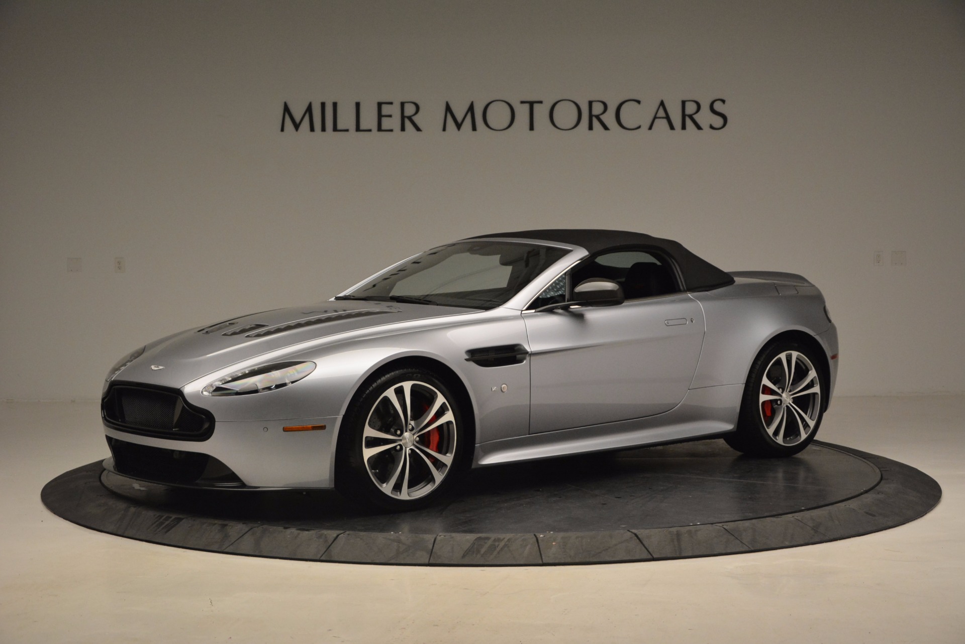 Used-2015-Aston-Martin-V12-Vantage-S-Roadster