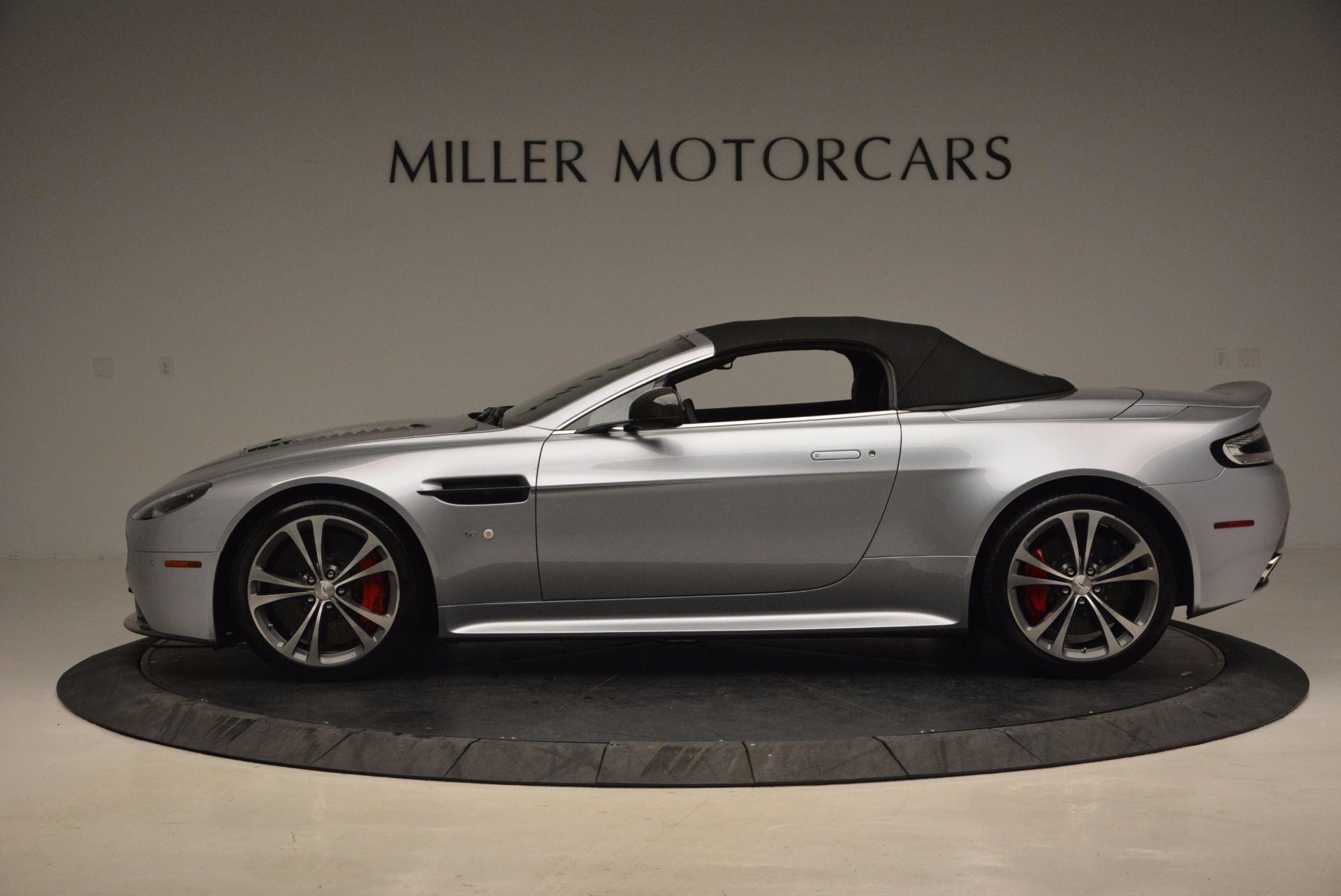 Used-2015-Aston-Martin-V12-Vantage-S-Roadster
