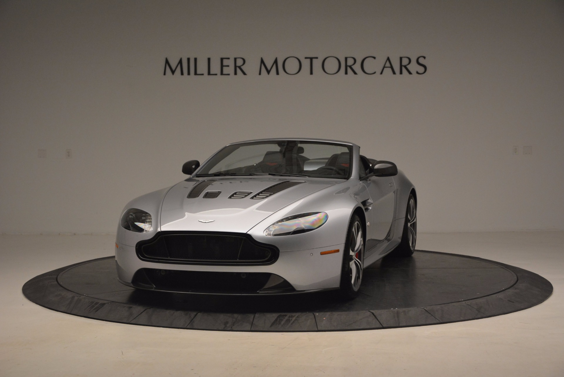 Used-2015-Aston-Martin-V12-Vantage-S-Roadster