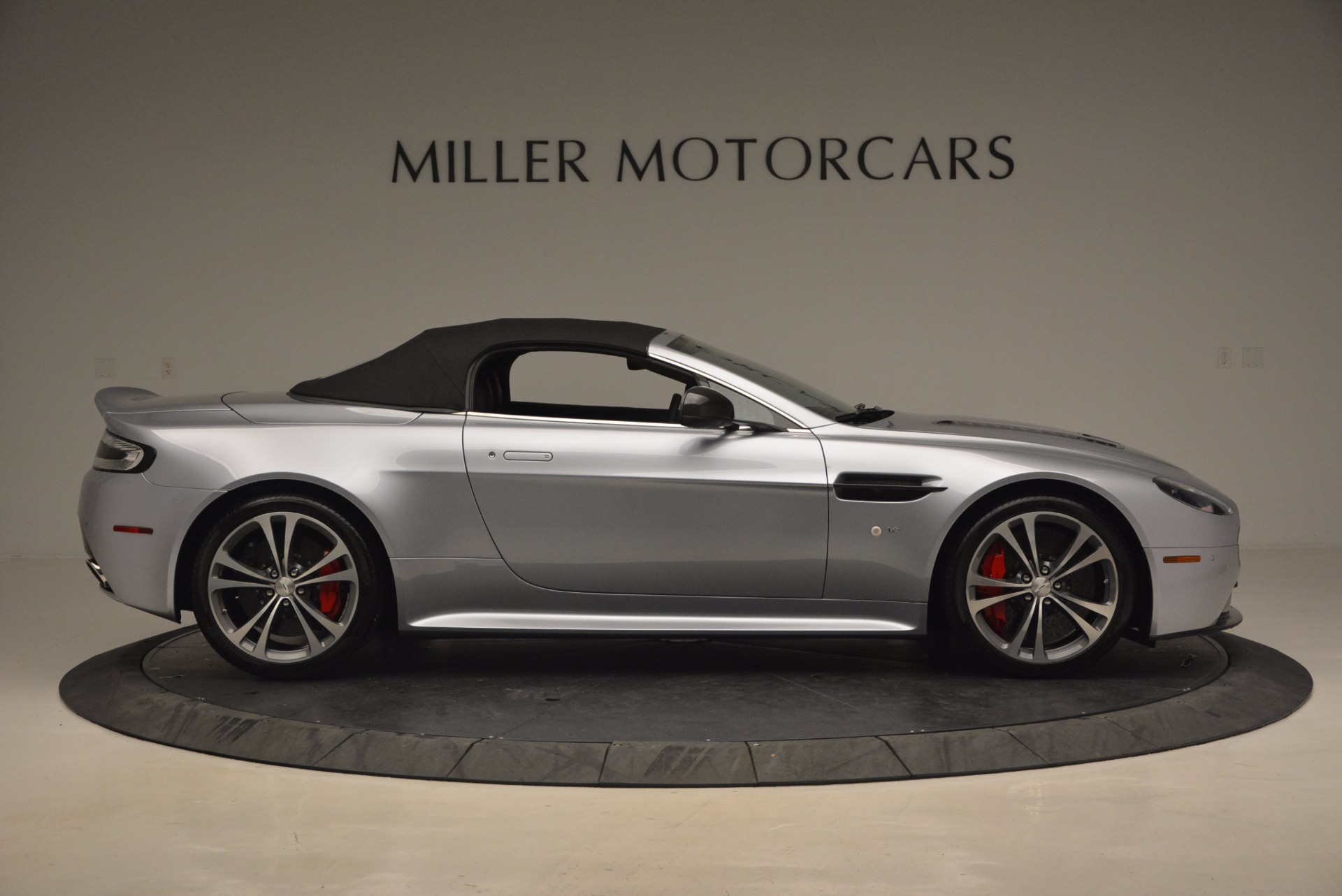 Used-2015-Aston-Martin-V12-Vantage-S-Roadster