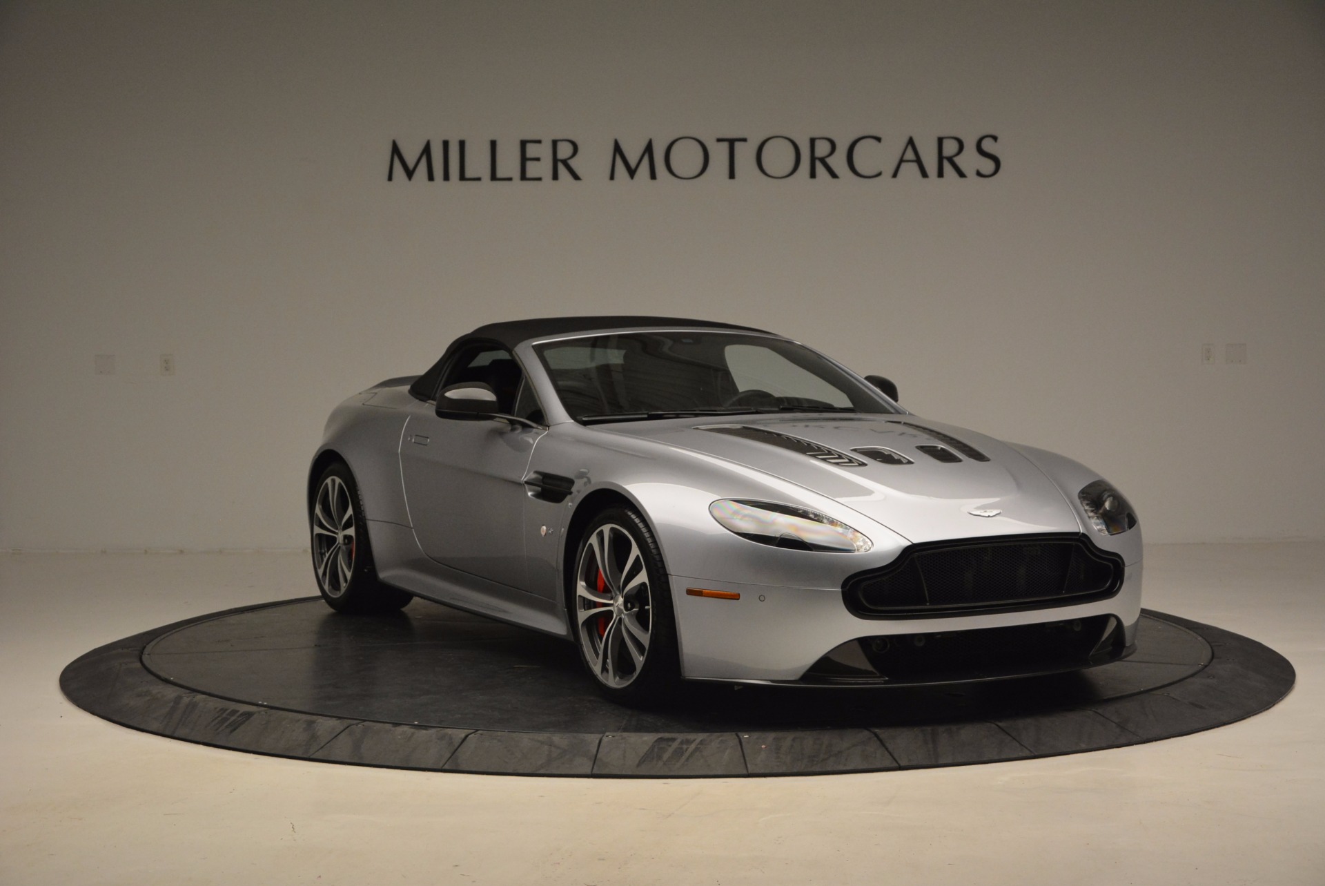 Used-2015-Aston-Martin-V12-Vantage-S-Roadster
