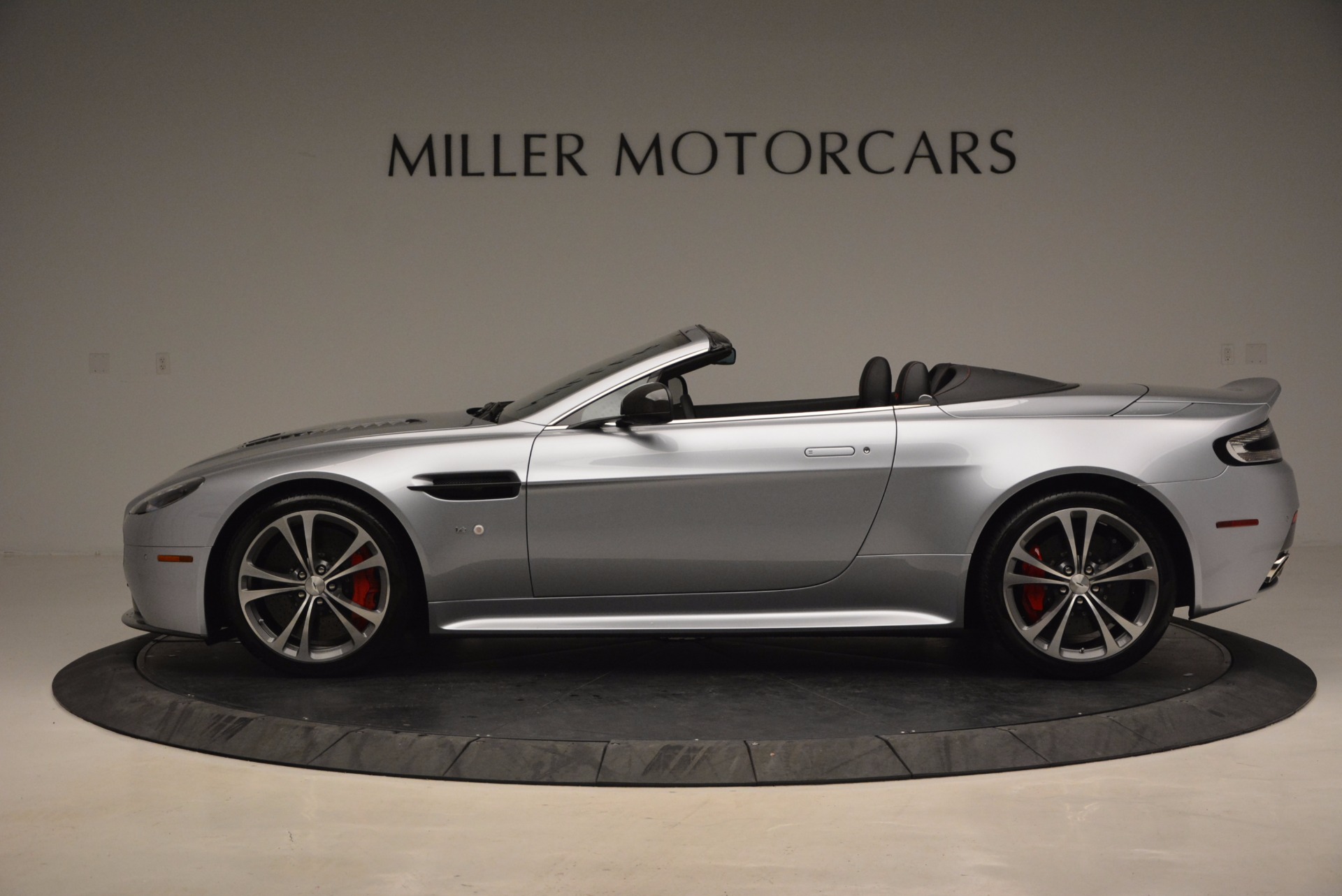 Used-2015-Aston-Martin-V12-Vantage-S-Roadster