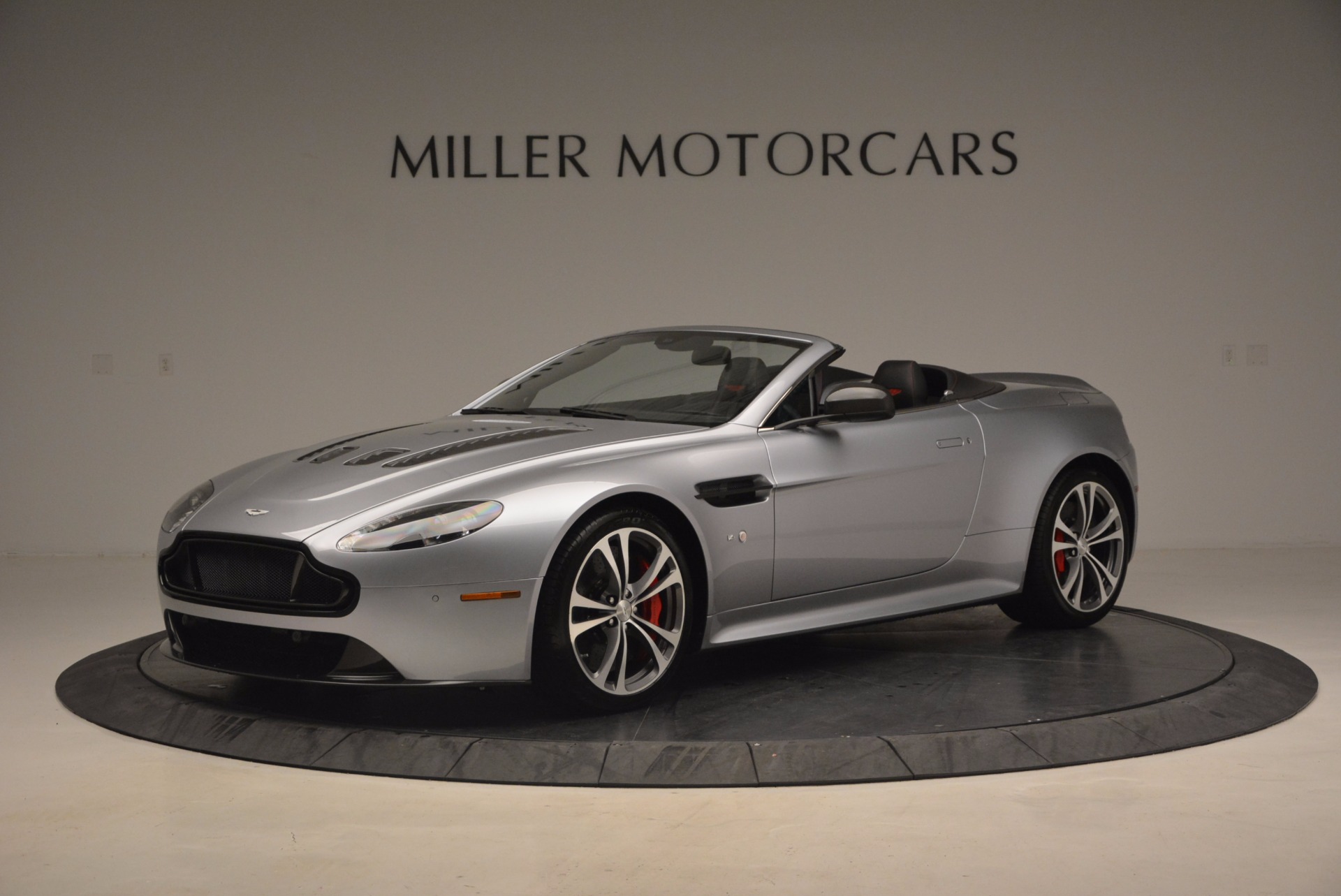 Used-2015-Aston-Martin-V12-Vantage-S-Roadster