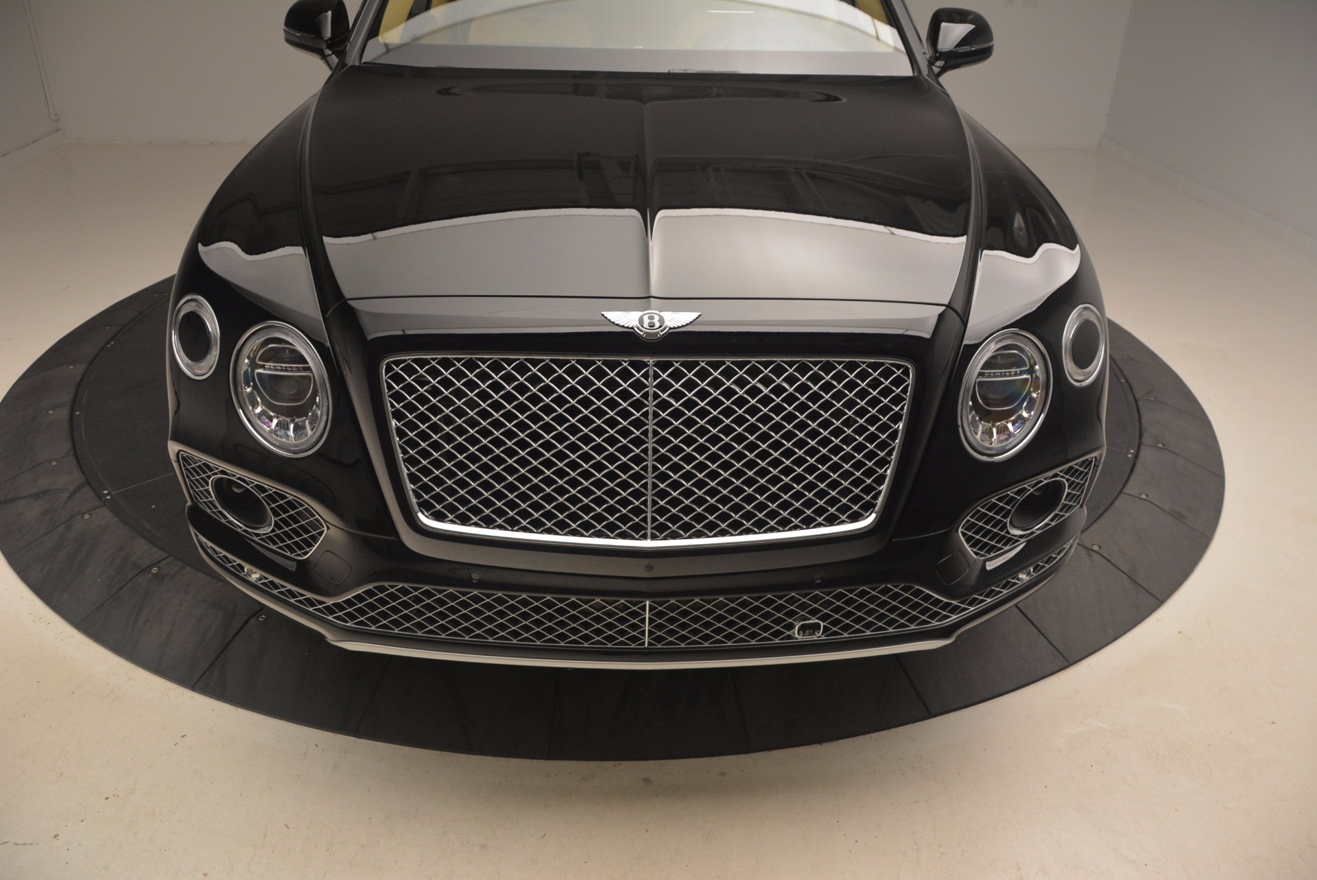 Used-2017-Bentley-Bentayga