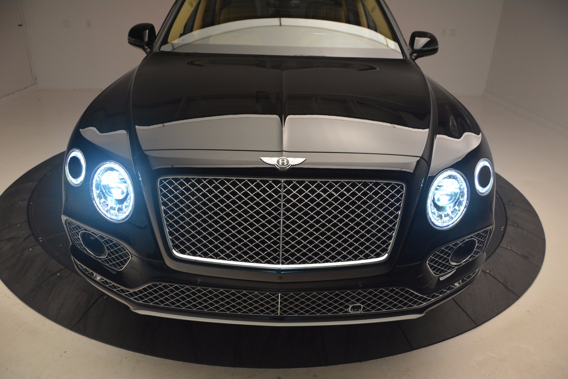 Used-2017-Bentley-Bentayga