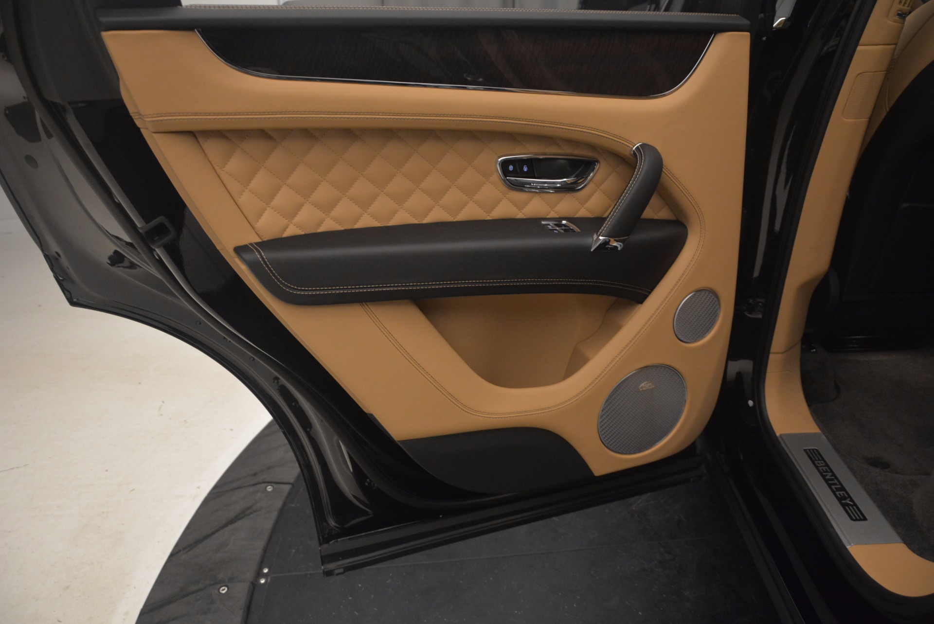 Used-2017-Bentley-Bentayga