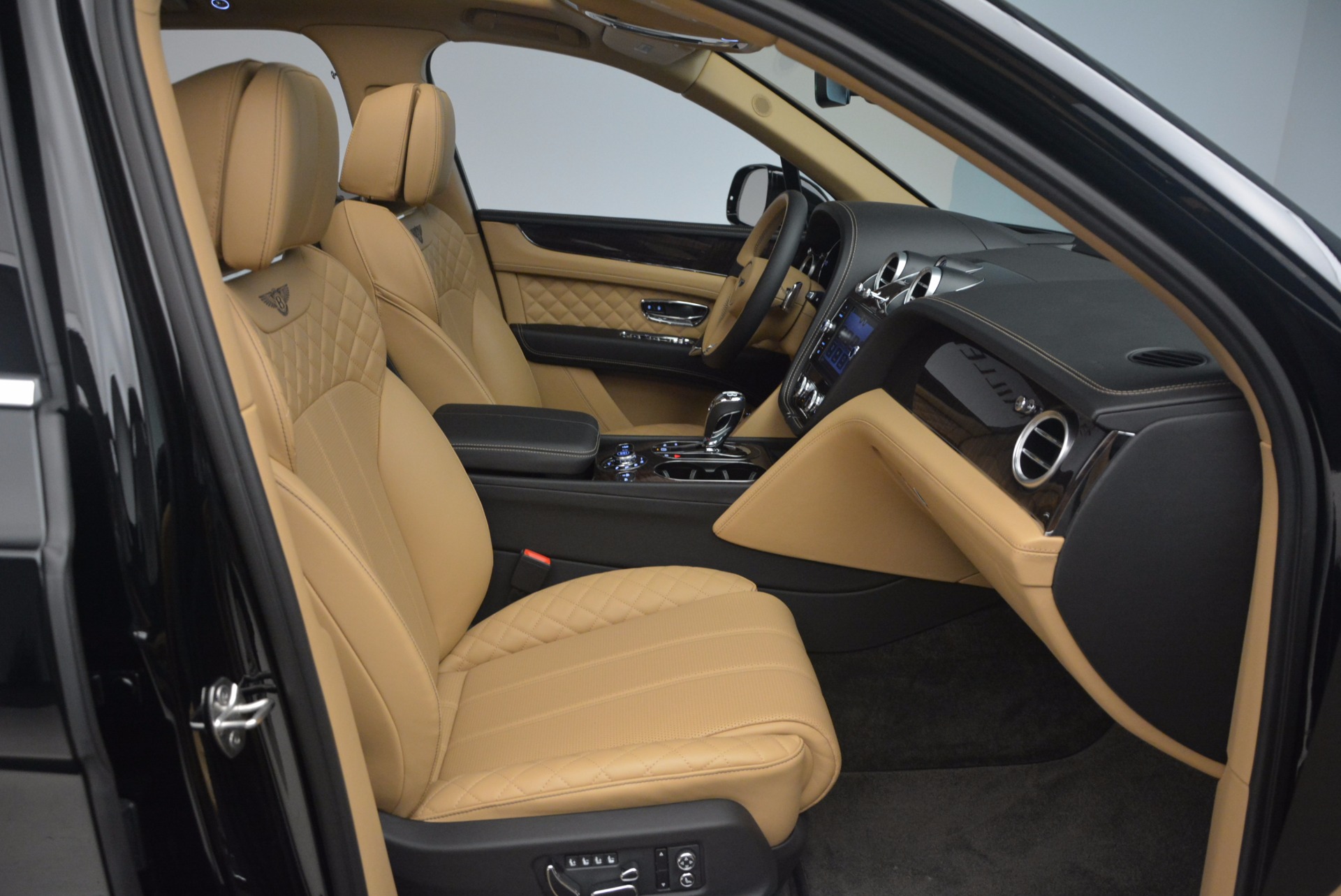 Used-2017-Bentley-Bentayga