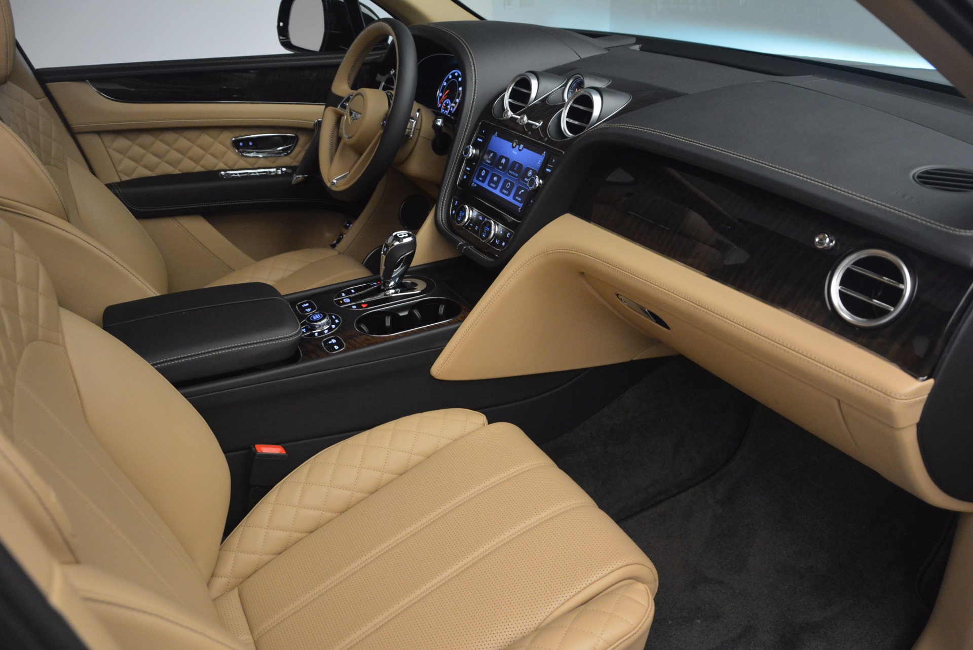 Used-2017-Bentley-Bentayga