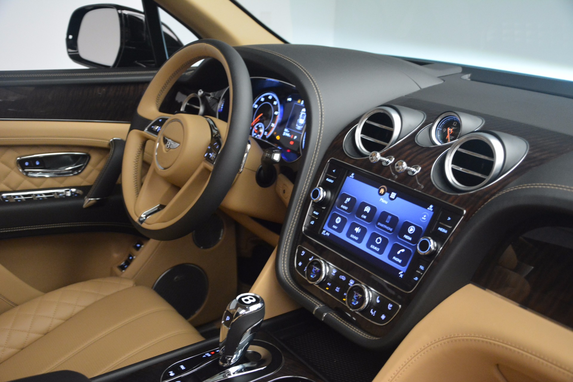 Used-2017-Bentley-Bentayga