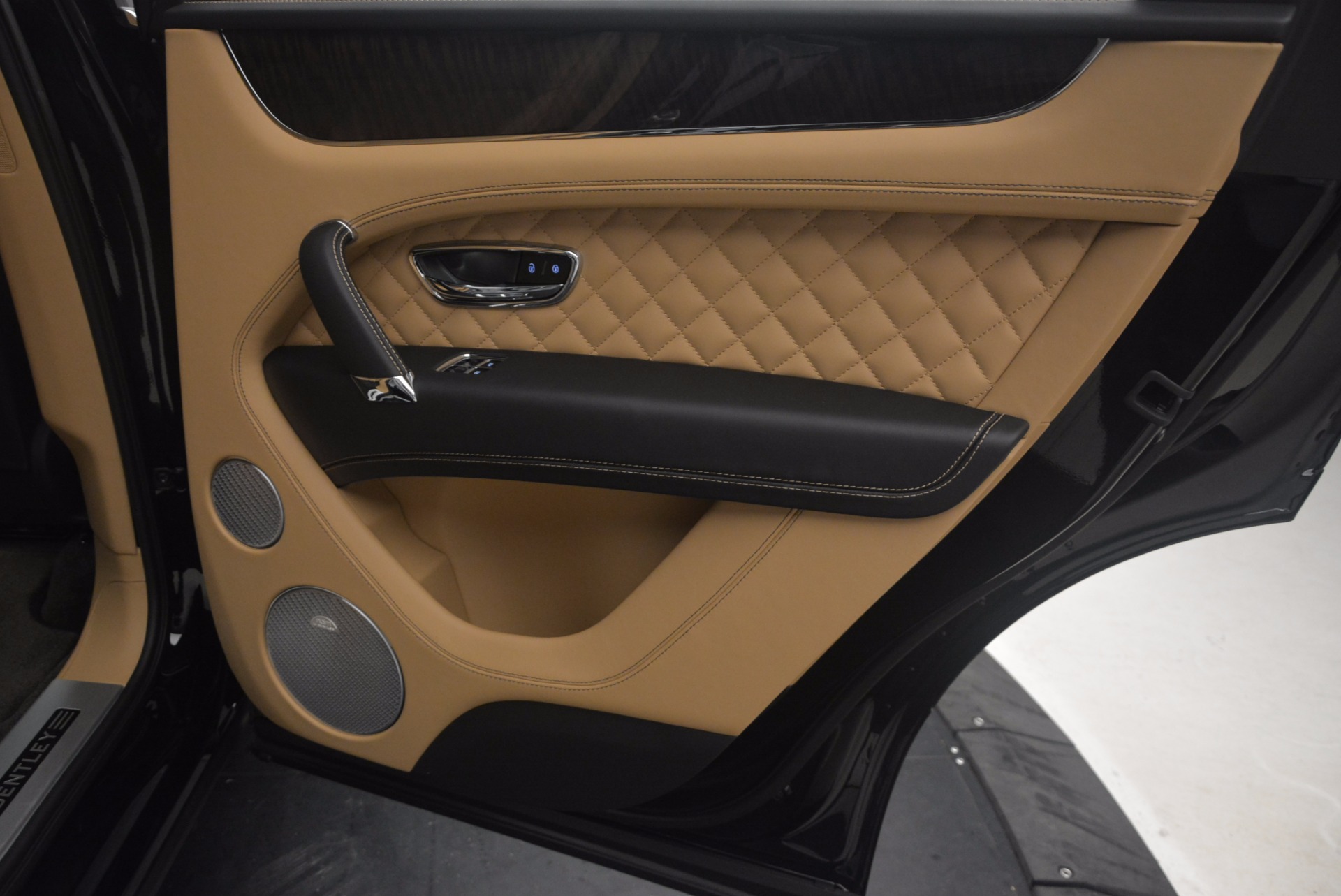 Used-2017-Bentley-Bentayga