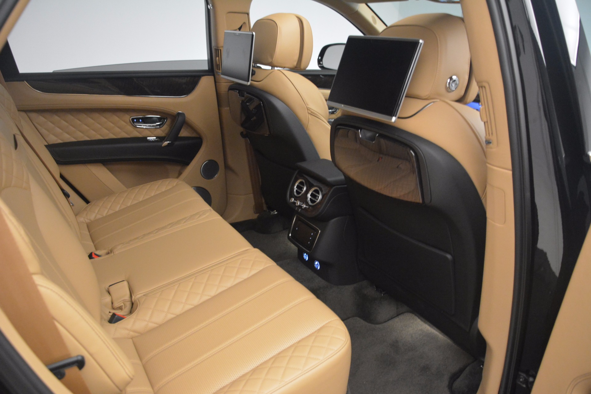 Used-2017-Bentley-Bentayga