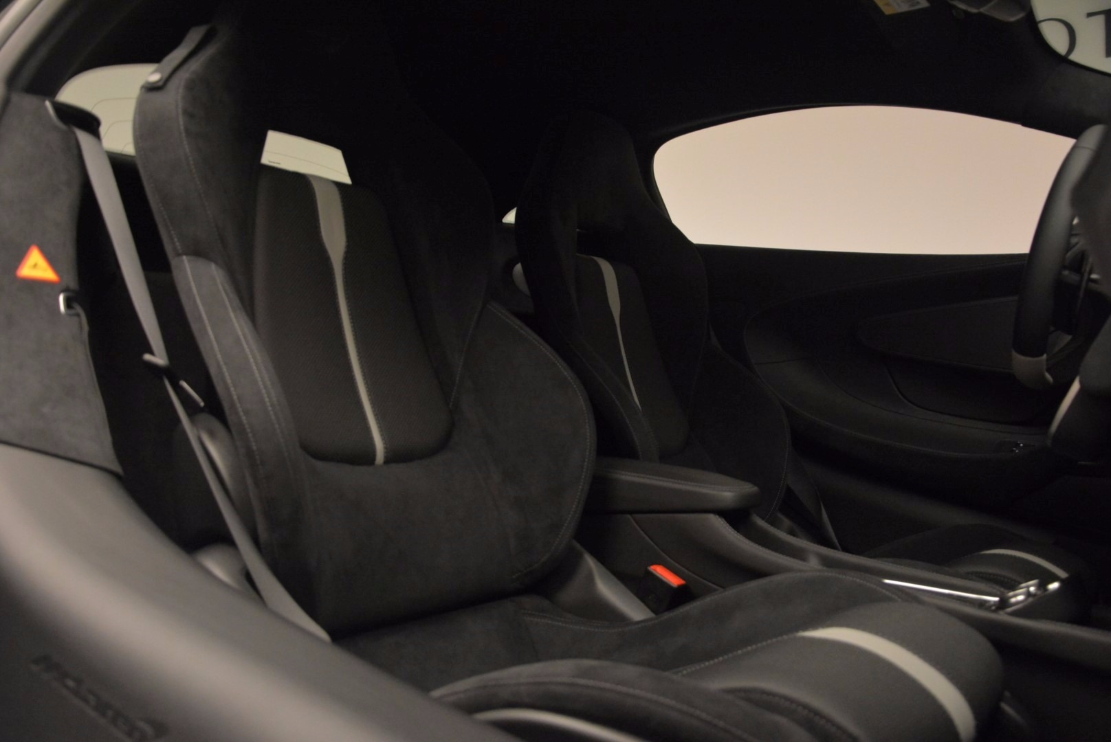 New-2017-McLaren-570S