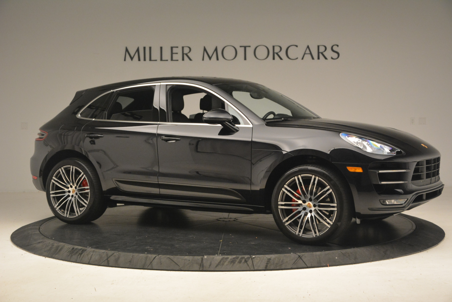 Used-2016-Porsche-Macan-Turbo