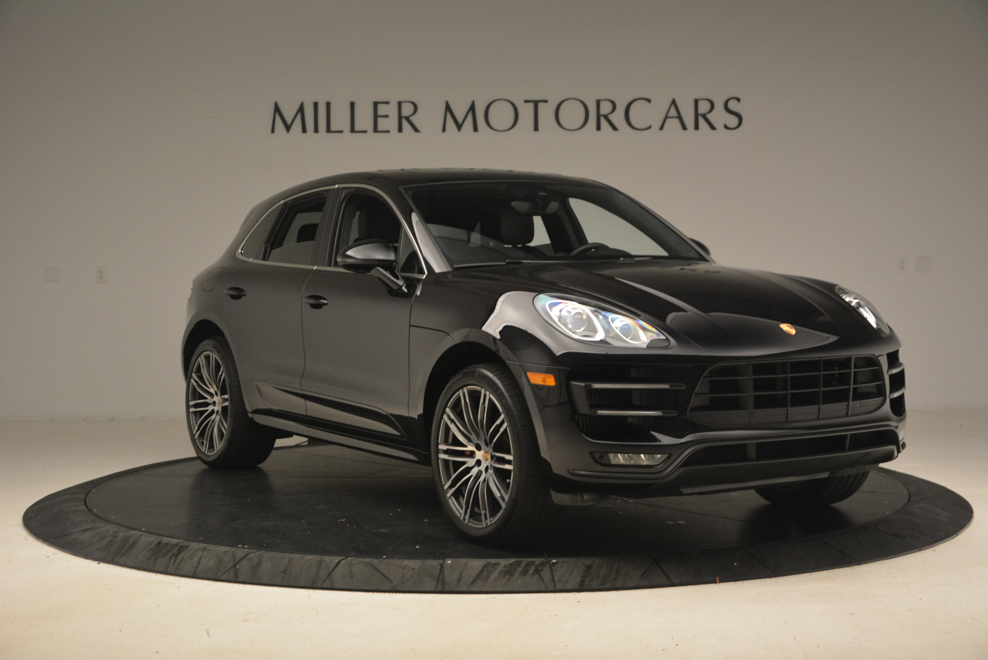 Used-2016-Porsche-Macan-Turbo