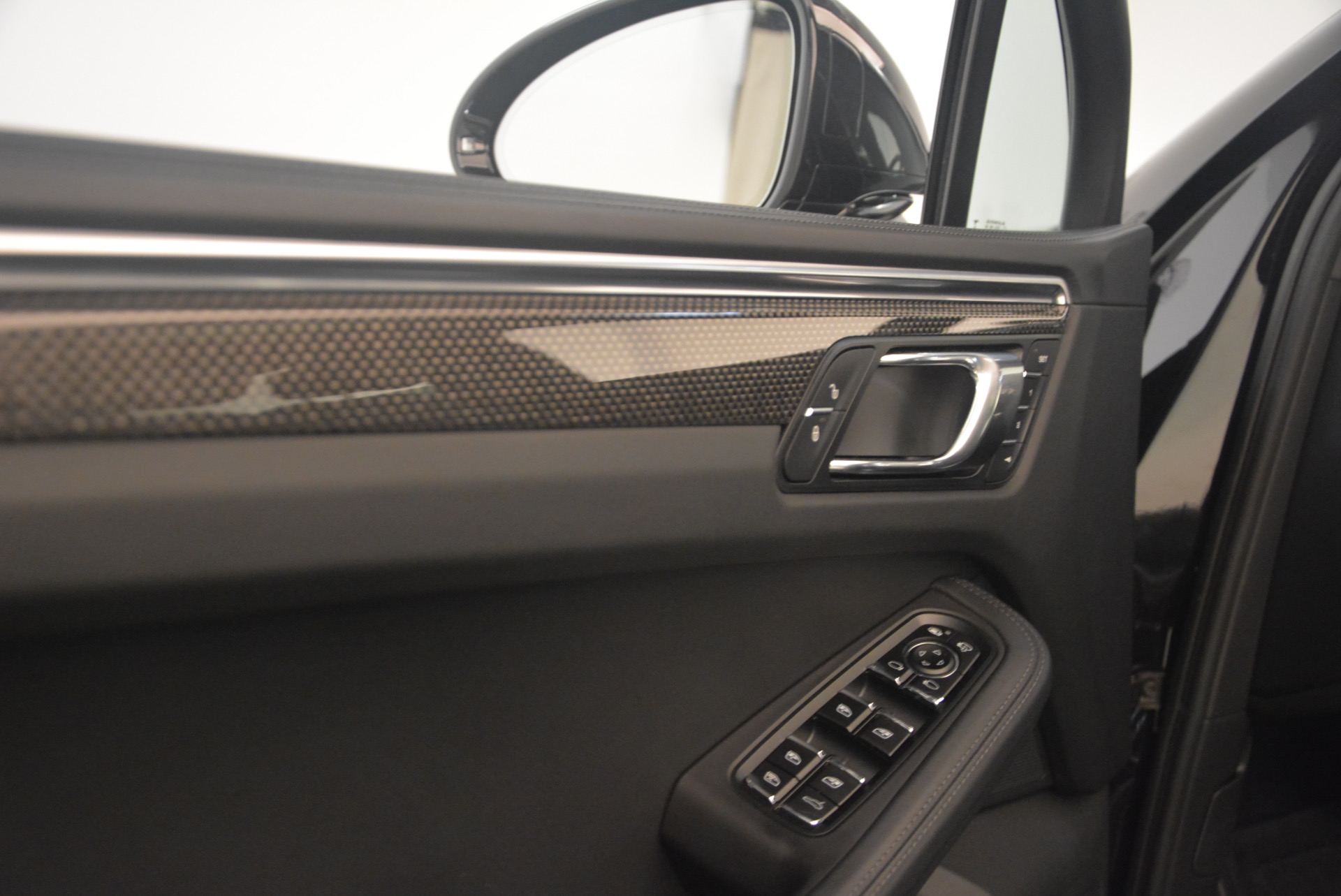 Used-2016-Porsche-Macan-Turbo