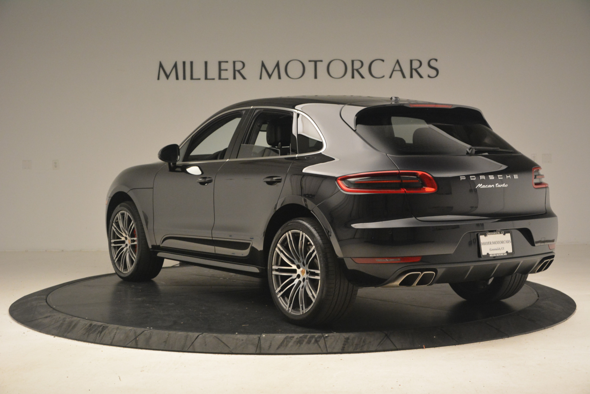 Used-2016-Porsche-Macan-Turbo