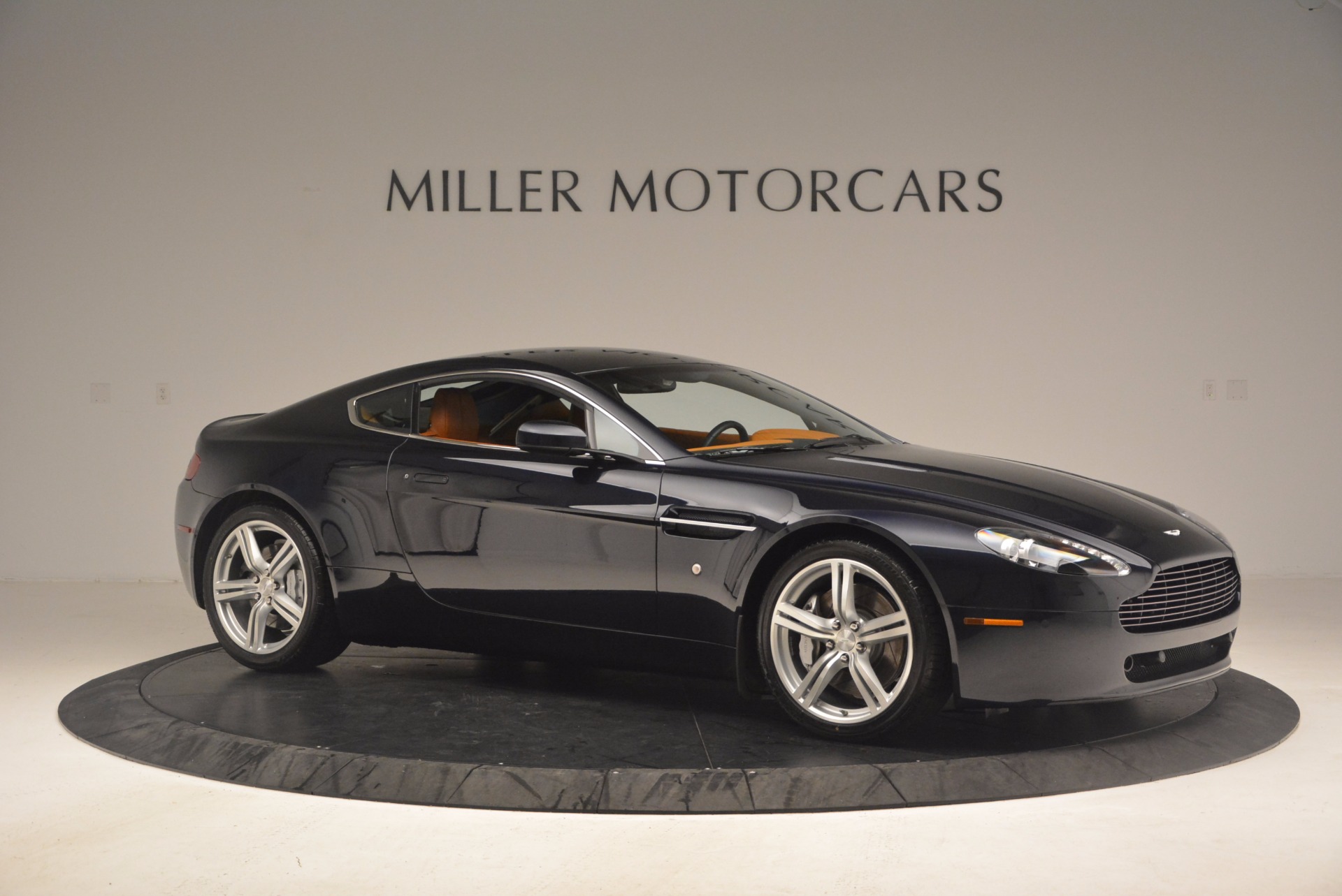 Used-2009-Aston-Martin-V8-Vantage