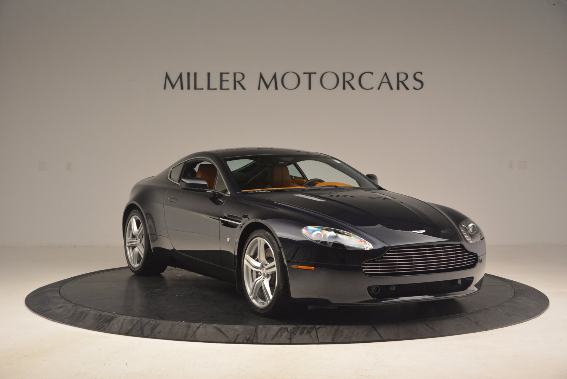 Used-2009-Aston-Martin-V8-Vantage
