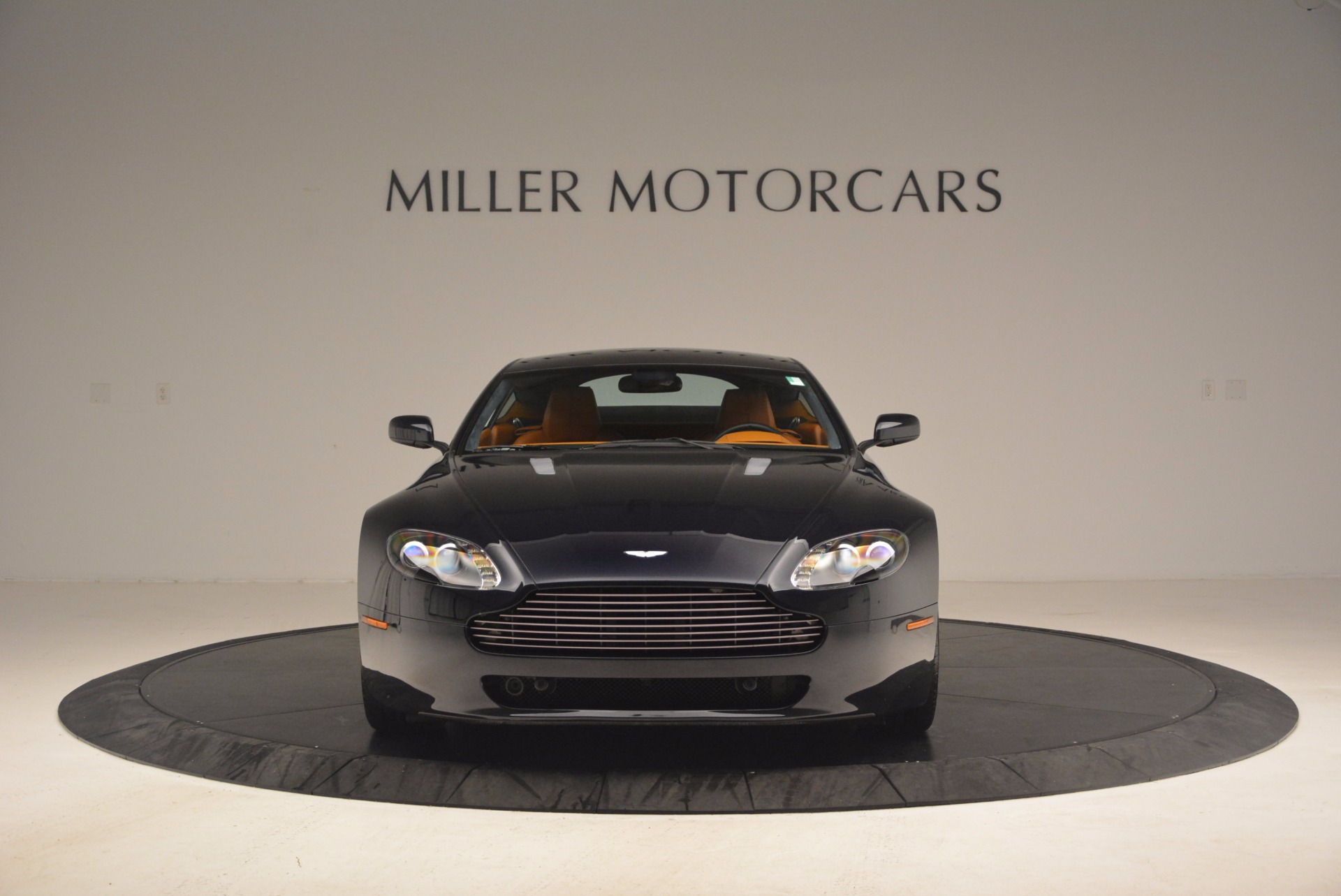 Used-2009-Aston-Martin-V8-Vantage