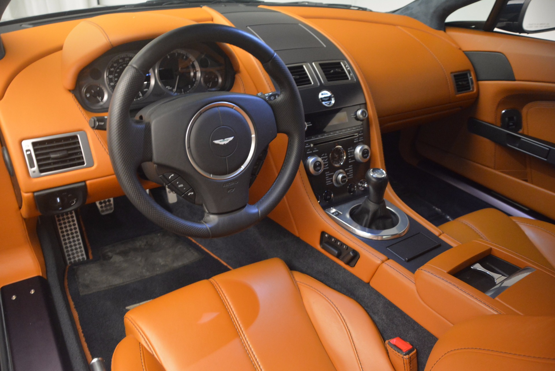 Used-2009-Aston-Martin-V8-Vantage