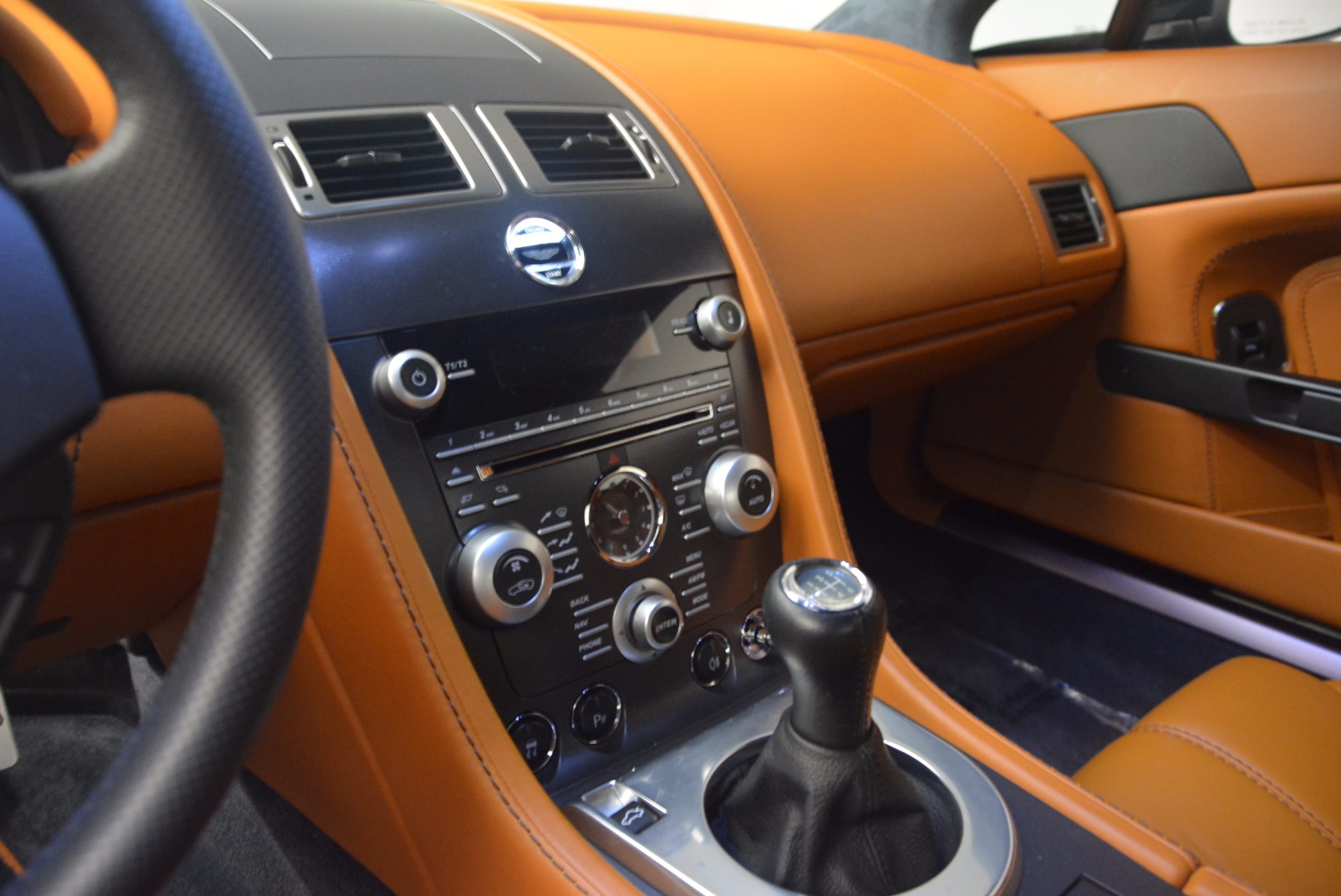 Used-2009-Aston-Martin-V8-Vantage