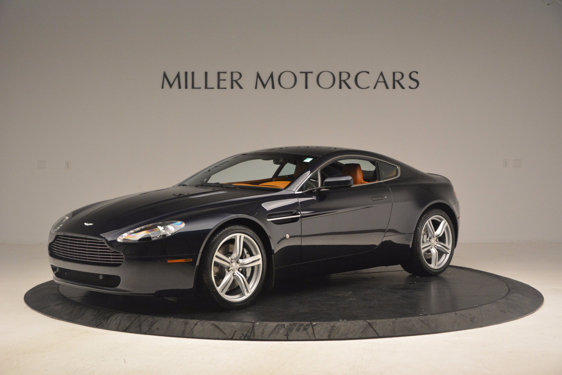 Used-2009-Aston-Martin-V8-Vantage