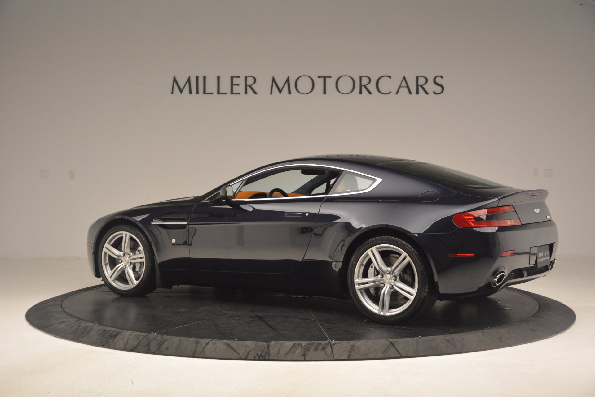 Used-2009-Aston-Martin-V8-Vantage