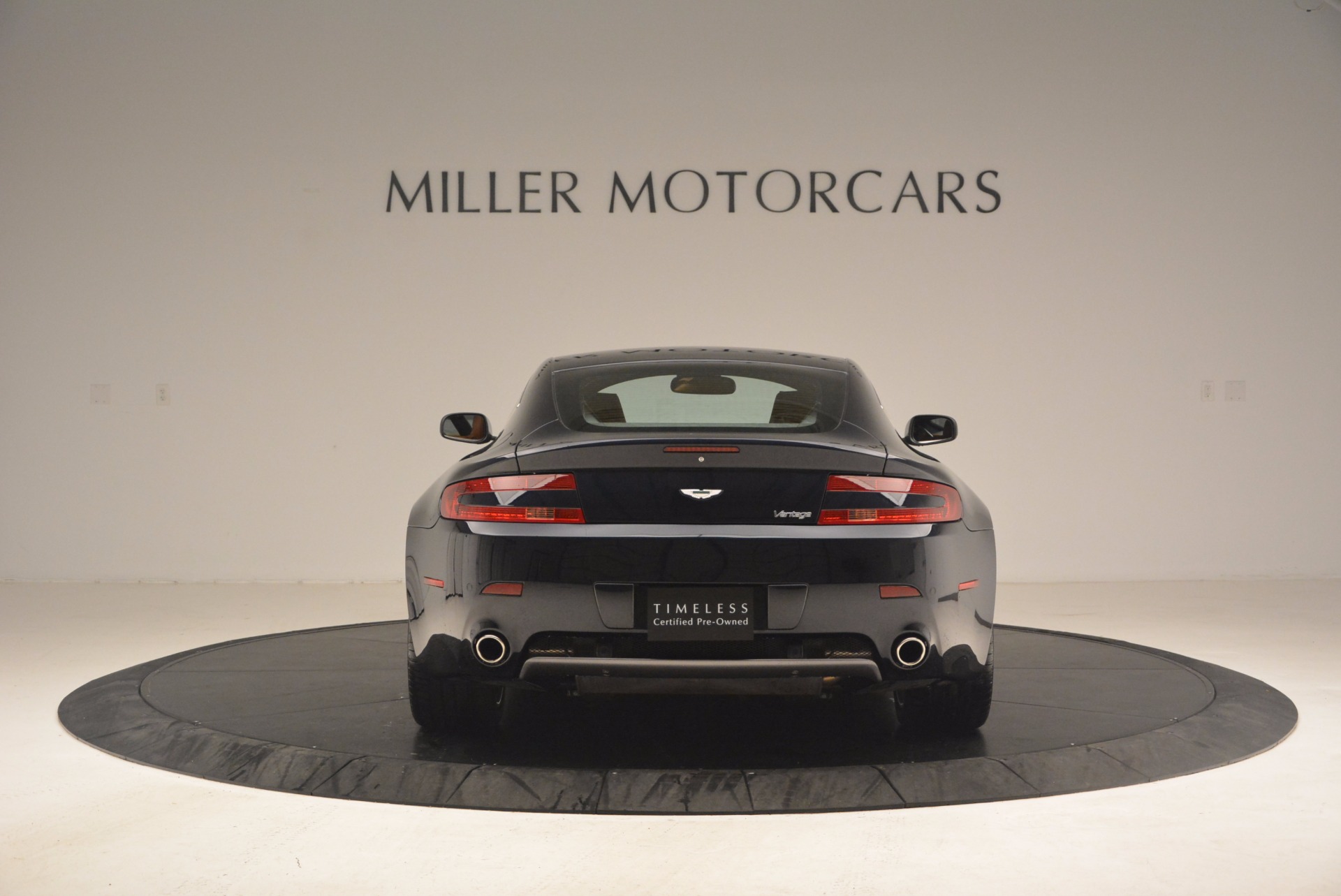 Used-2009-Aston-Martin-V8-Vantage