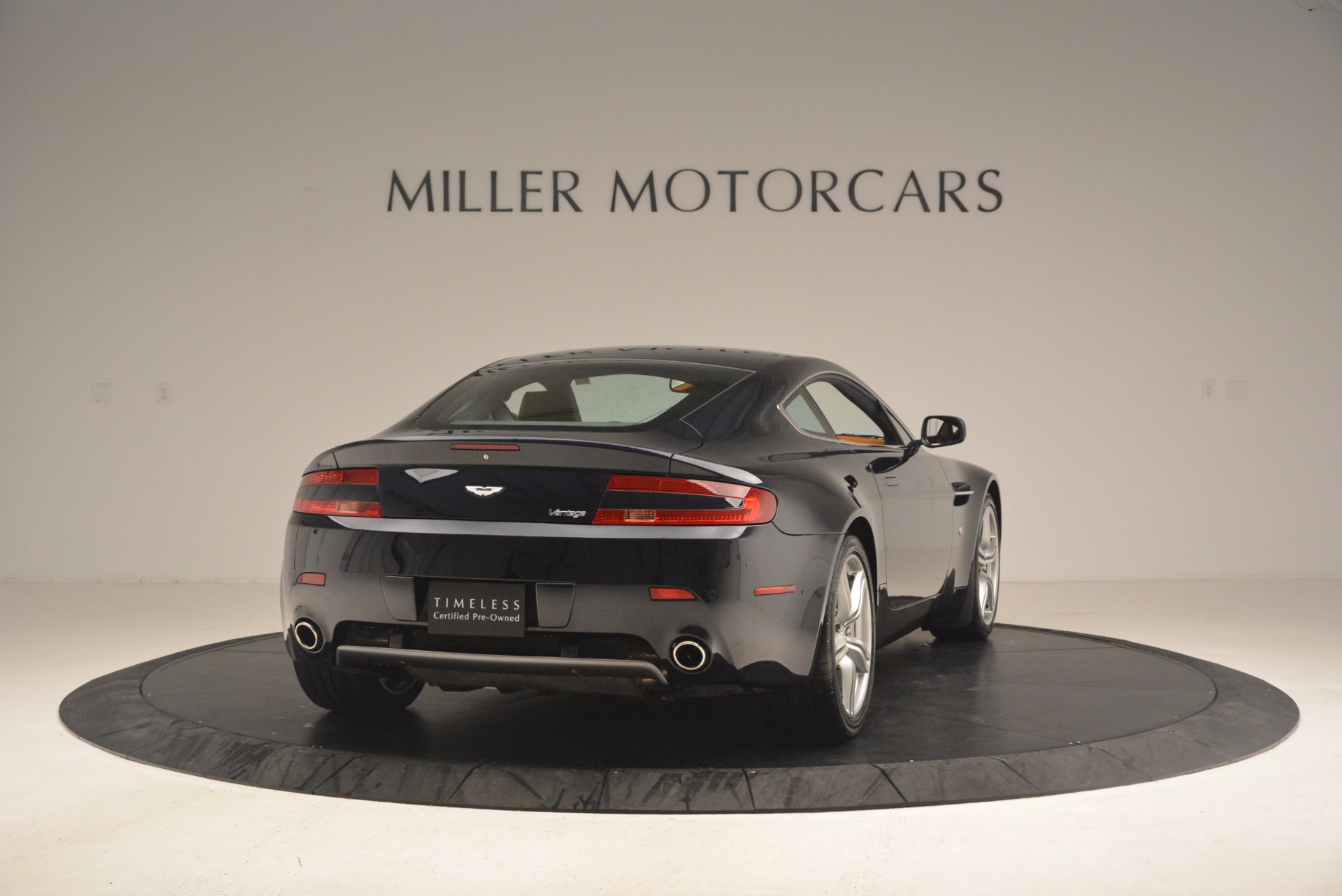 Used-2009-Aston-Martin-V8-Vantage