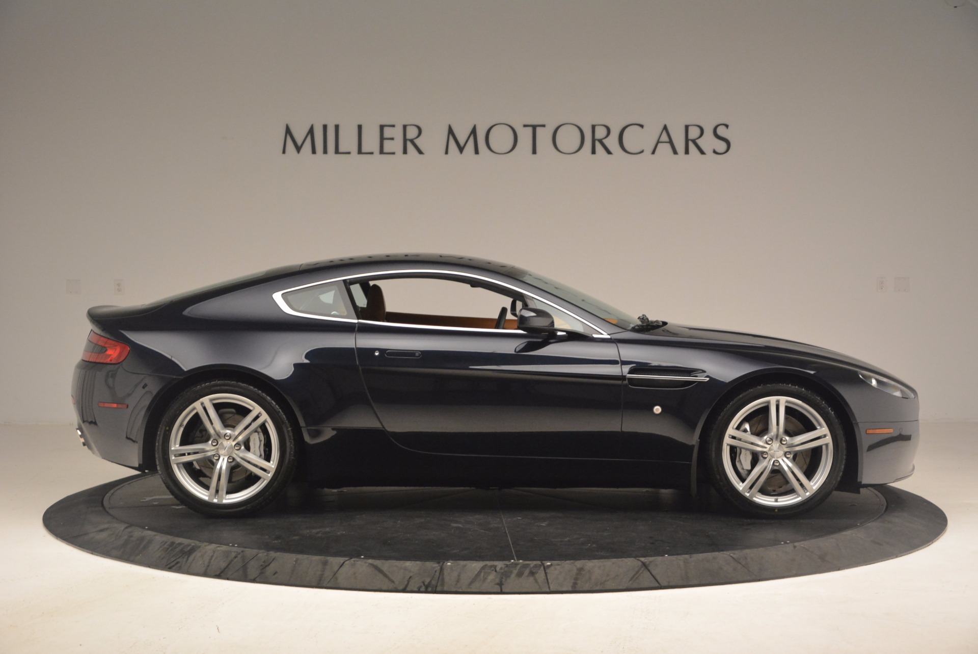 Used-2009-Aston-Martin-V8-Vantage