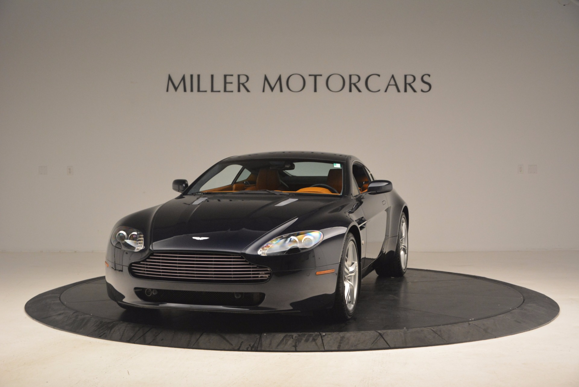 Used-2009-Aston-Martin-V8-Vantage