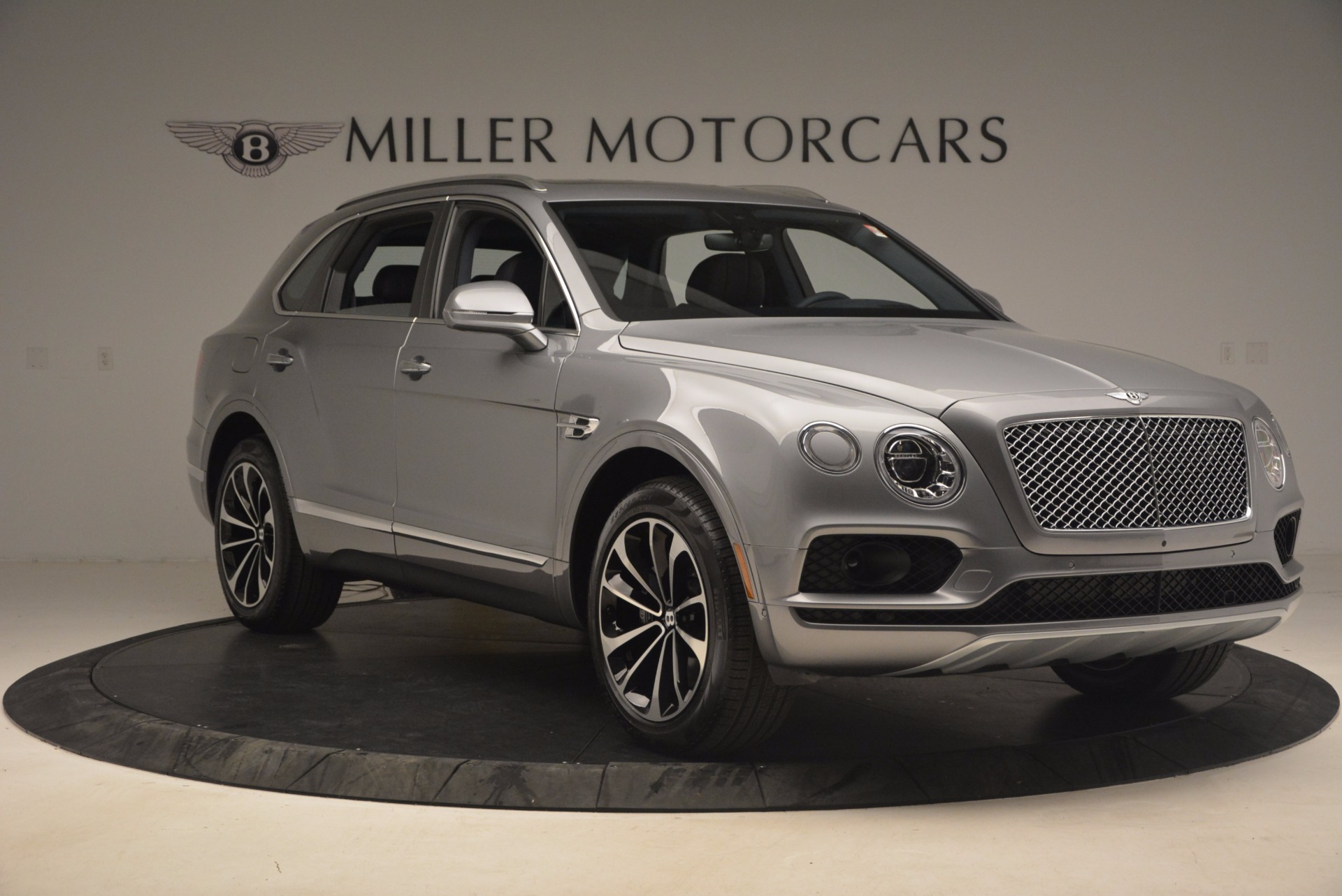 New-2018-Bentley-Bentayga-Onyx