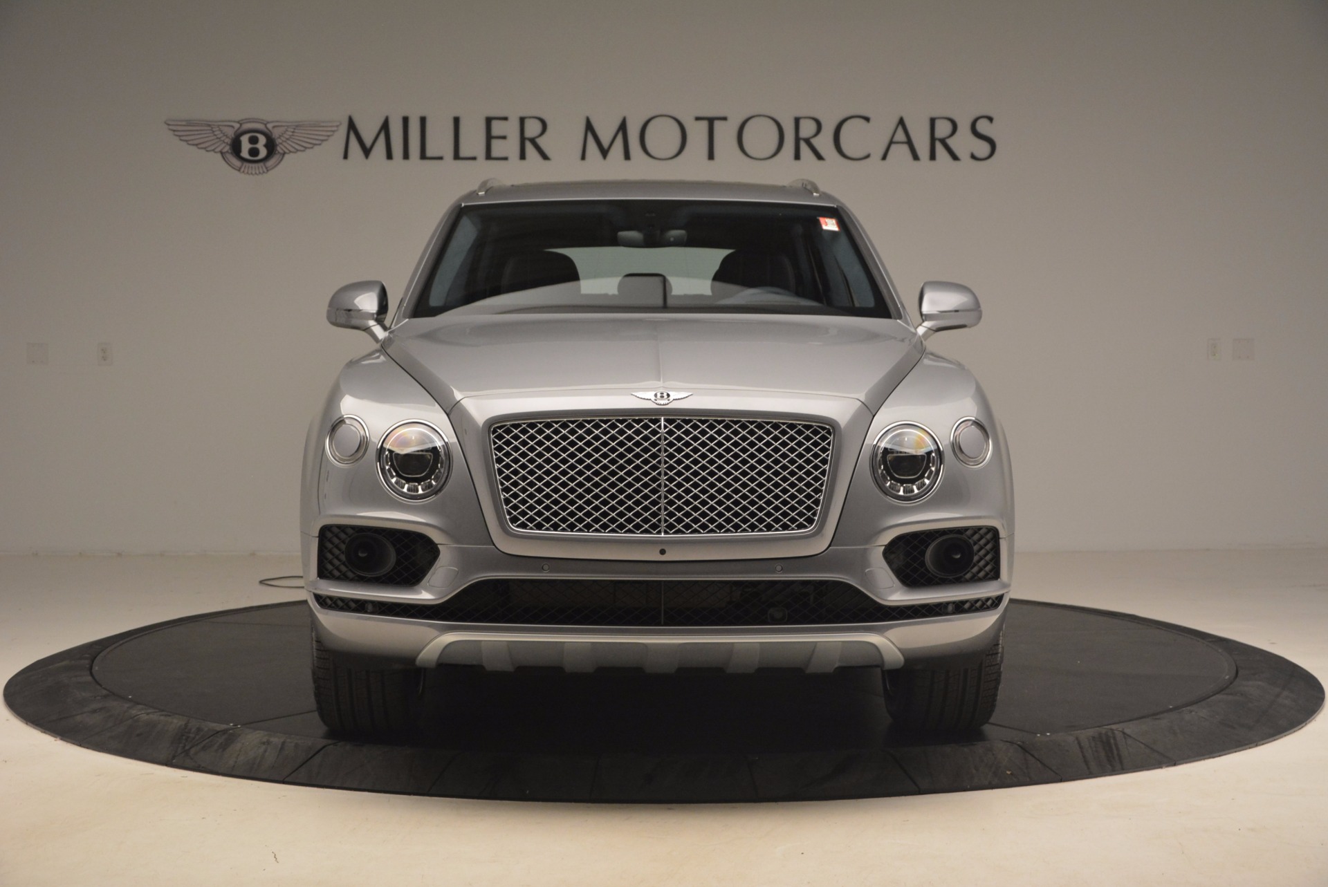 New-2018-Bentley-Bentayga-Onyx