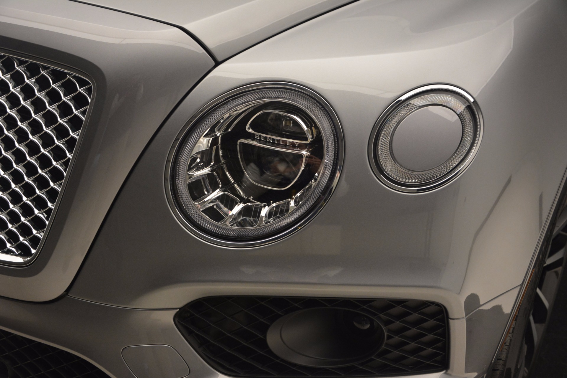 New-2018-Bentley-Bentayga-Onyx