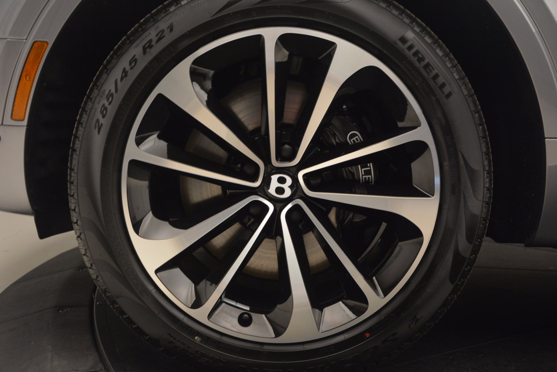 New-2018-Bentley-Bentayga-Onyx