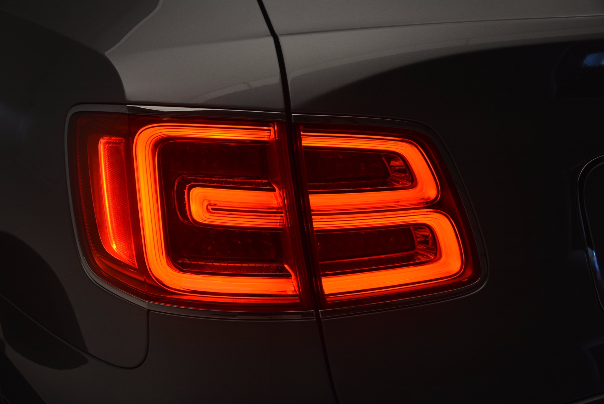 New-2018-Bentley-Bentayga-Onyx