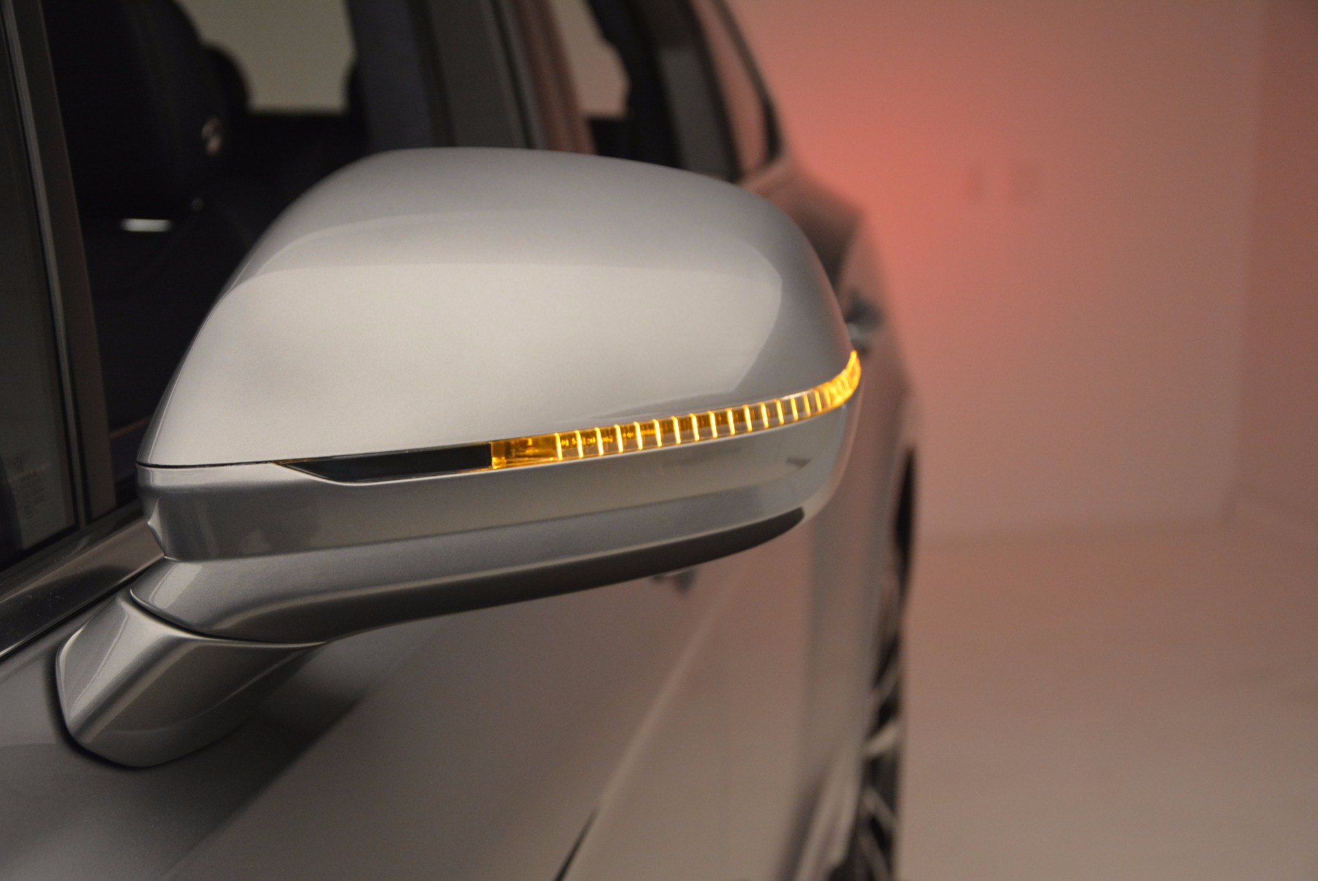 New-2018-Bentley-Bentayga-Onyx