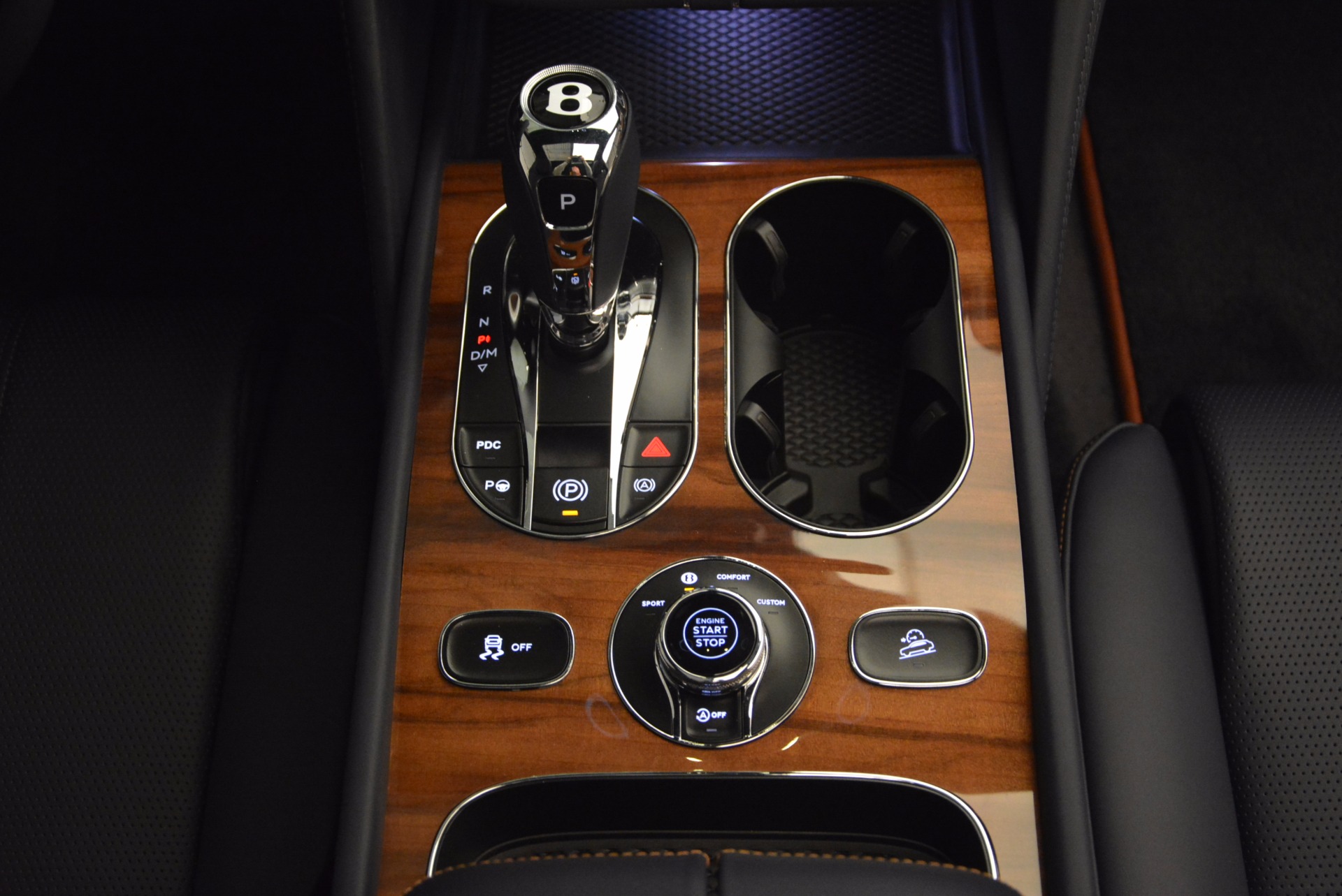 New-2018-Bentley-Bentayga-Onyx