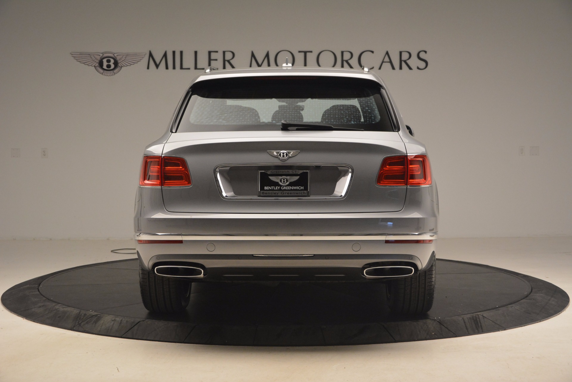 New-2018-Bentley-Bentayga-Onyx