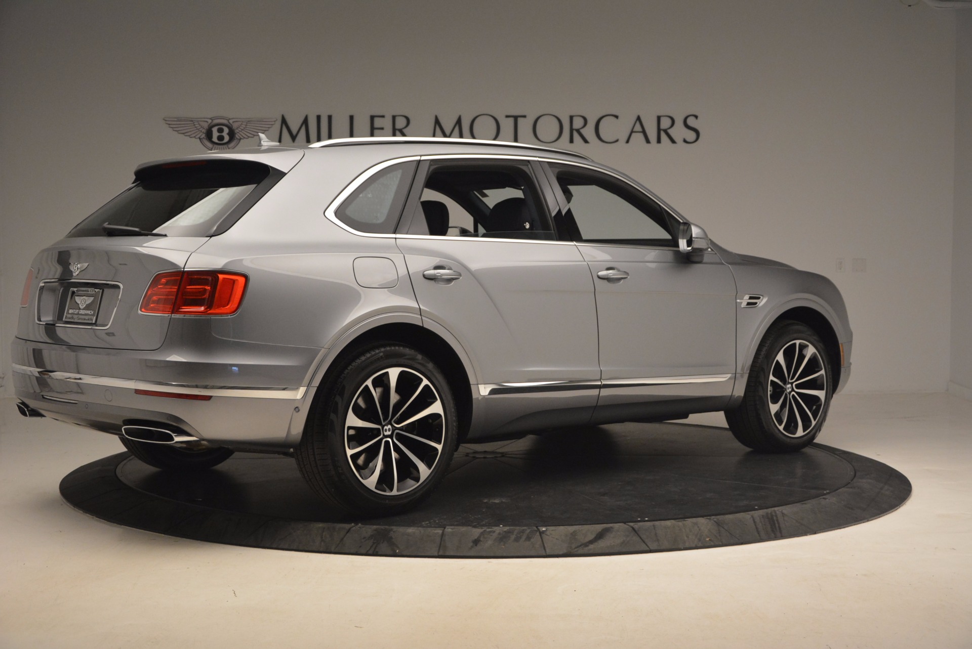 New-2018-Bentley-Bentayga-Onyx