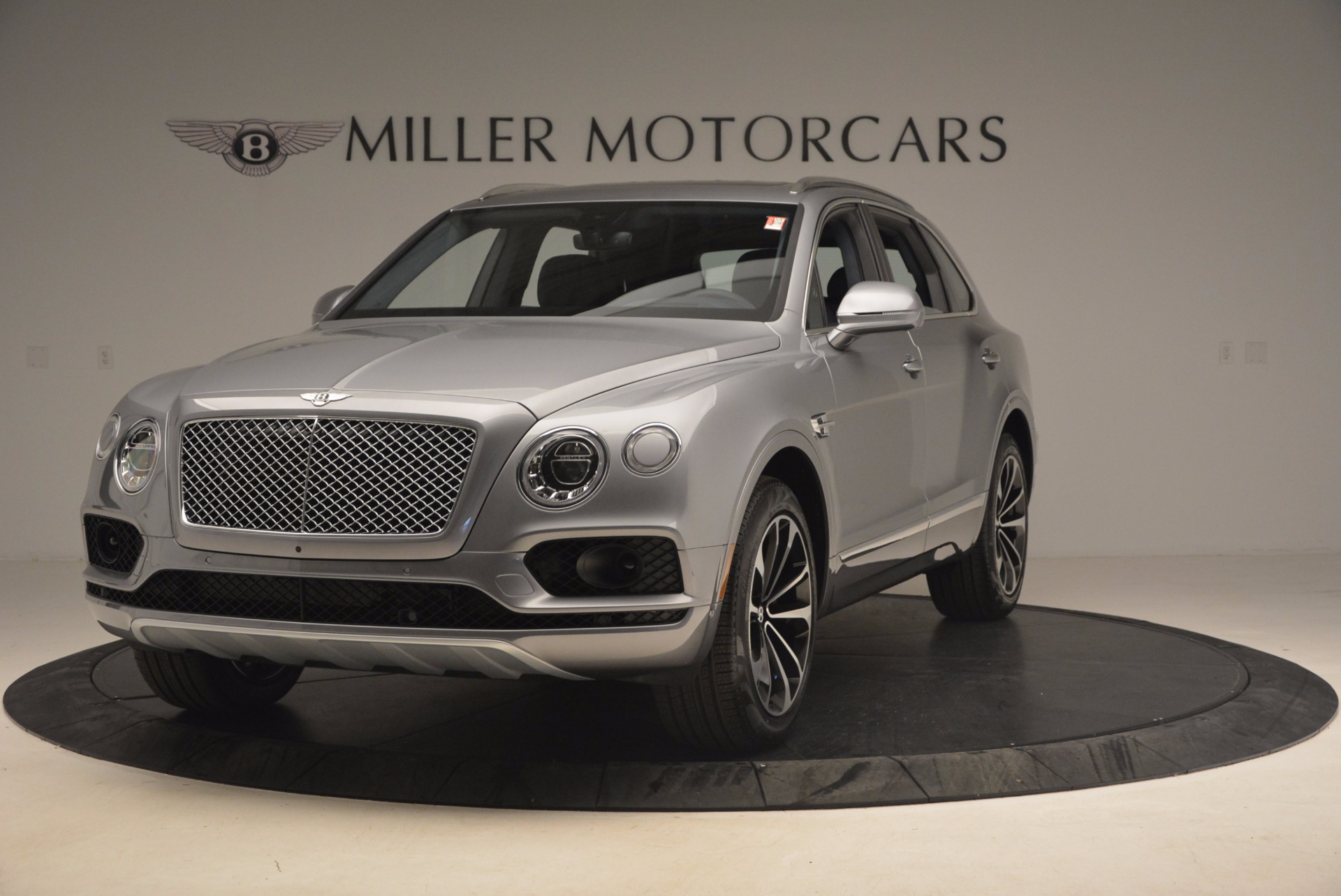 New-2018-Bentley-Bentayga-Onyx
