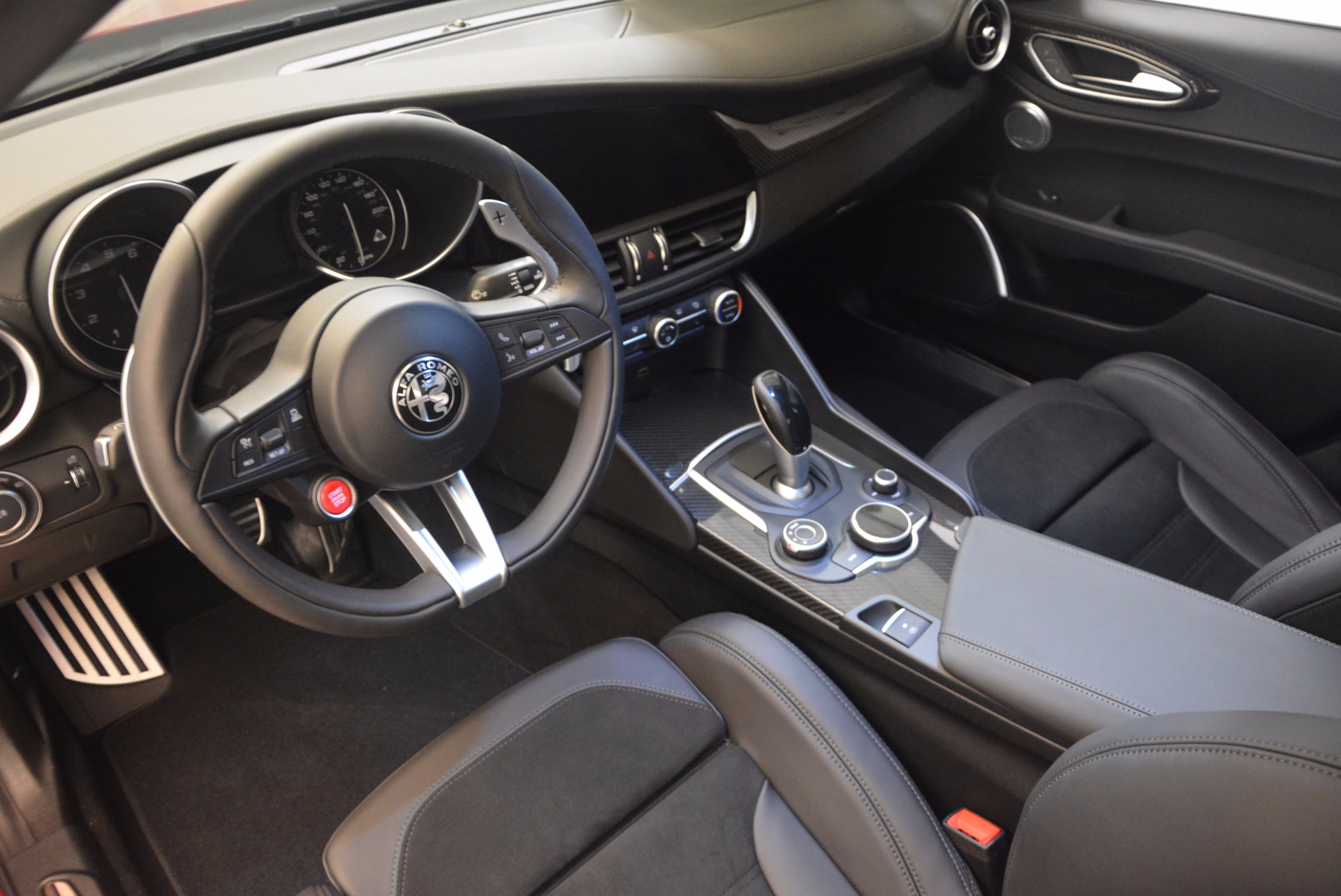 New-2017-Alfa-Romeo-Giulia-Quadrifoglio-Quadrifoglio