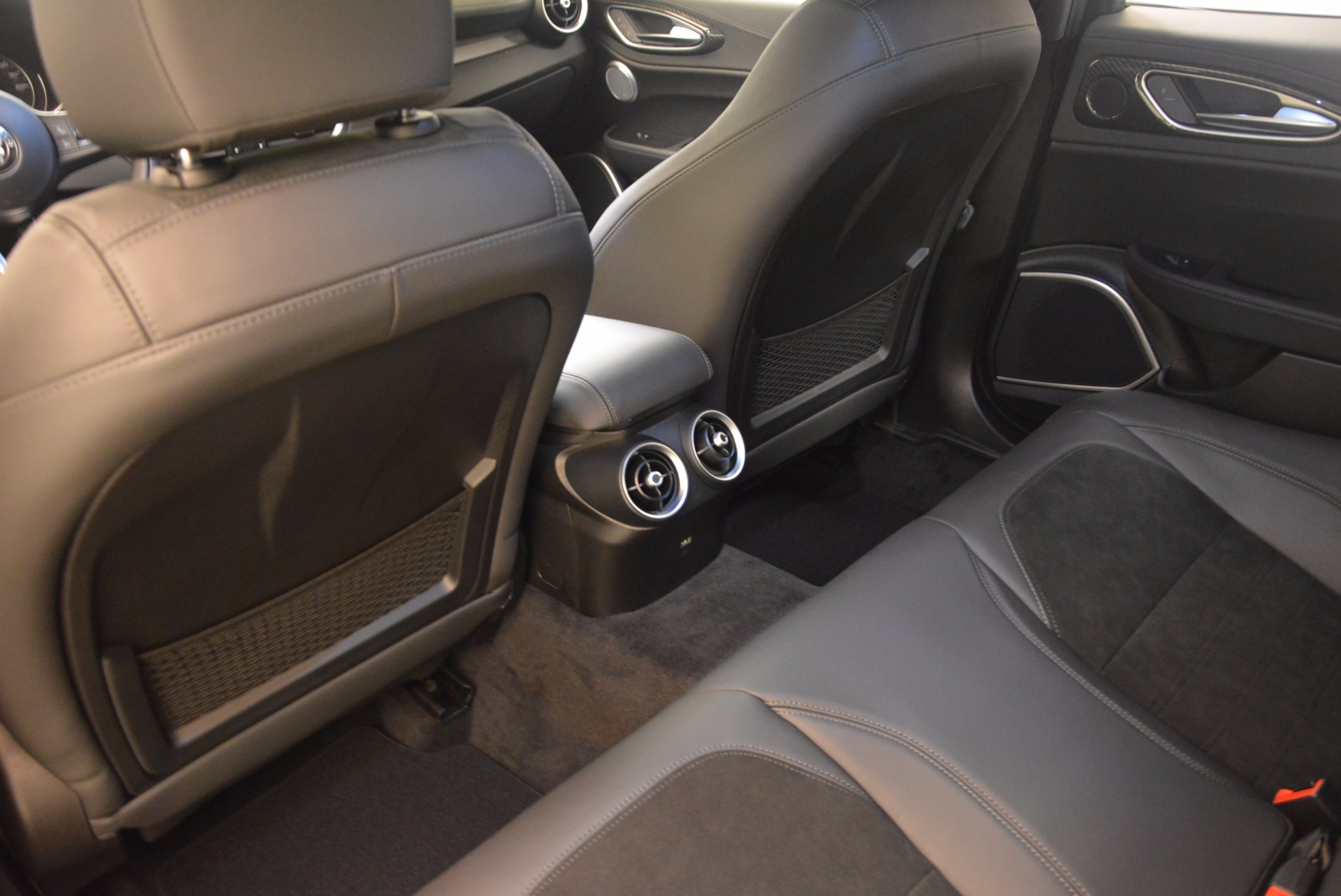 New-2017-Alfa-Romeo-Giulia-Quadrifoglio-Quadrifoglio