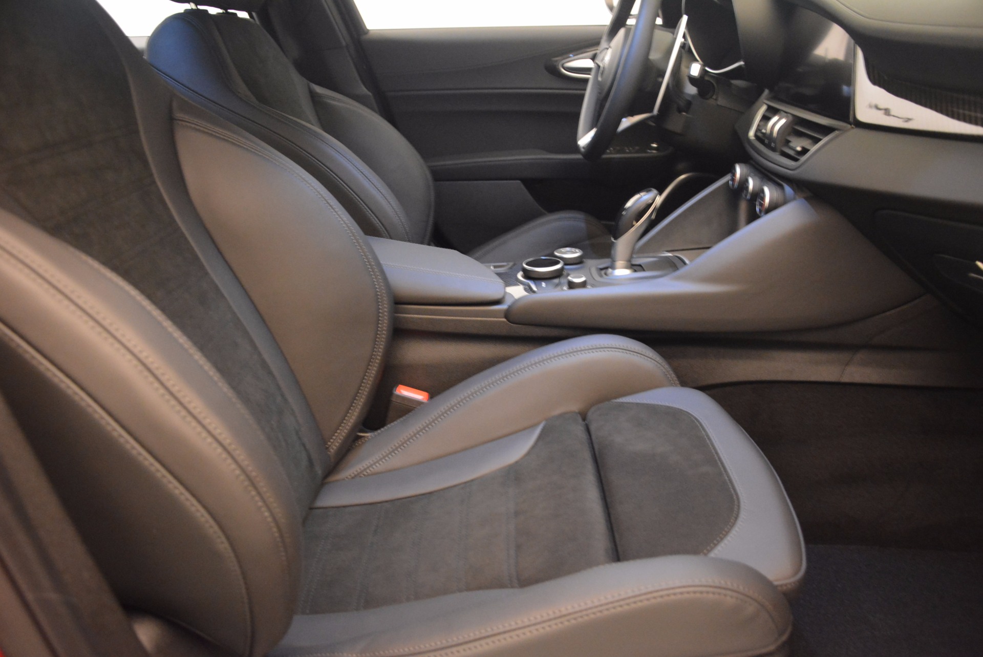 New-2017-Alfa-Romeo-Giulia-Quadrifoglio-Quadrifoglio