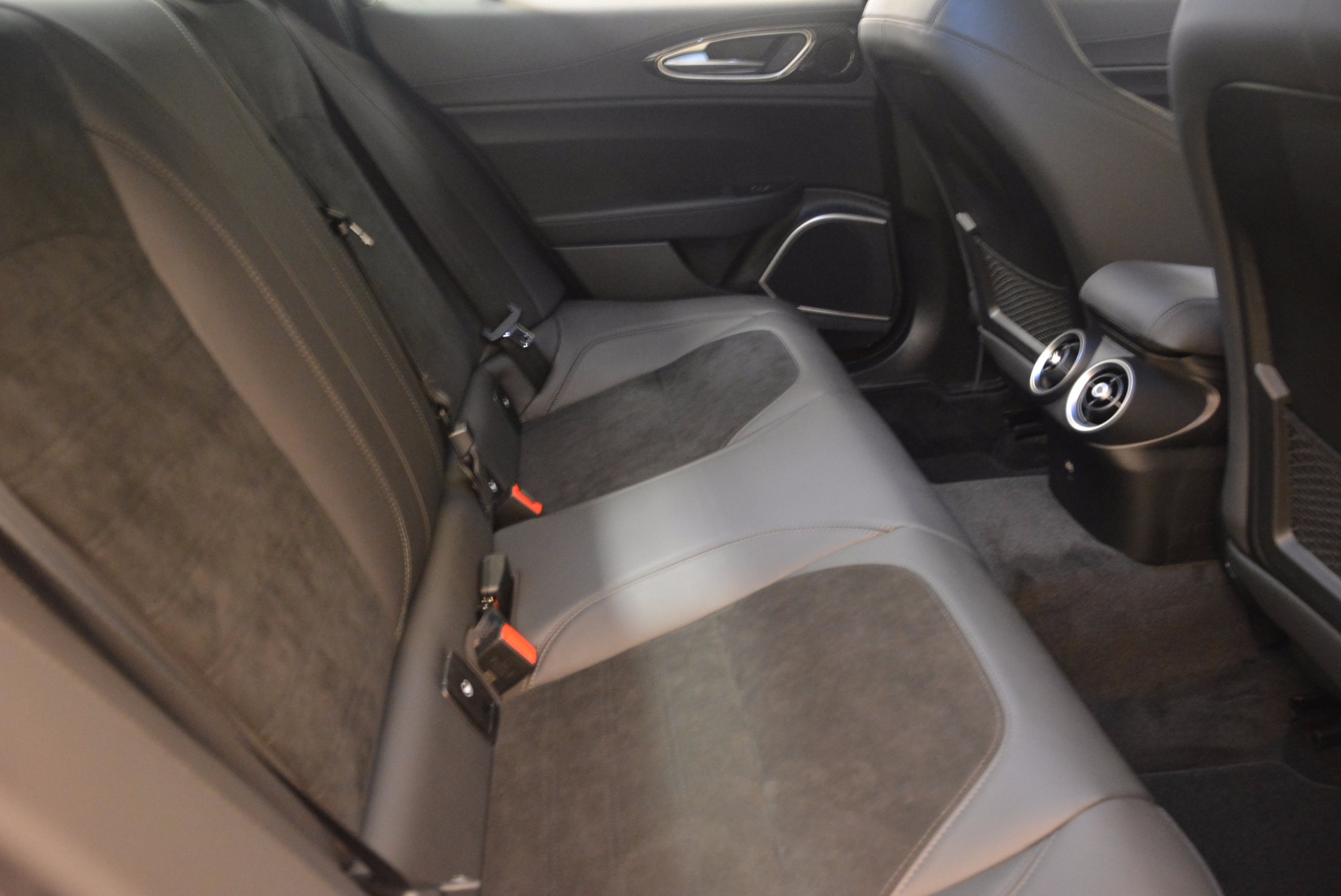 New-2017-Alfa-Romeo-Giulia-Quadrifoglio-Quadrifoglio